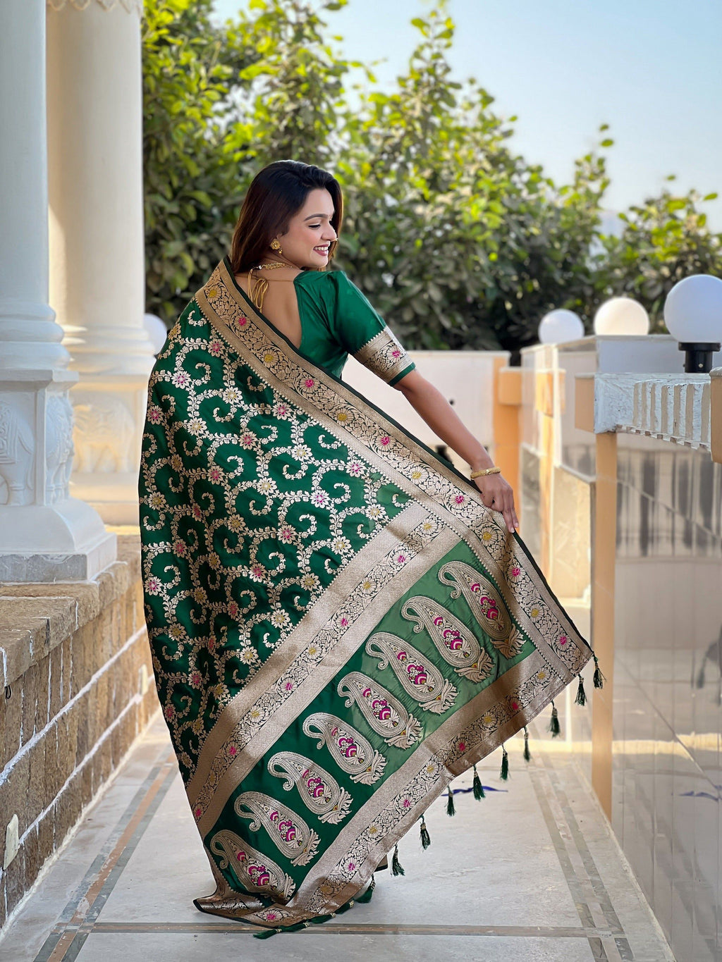 Vedant Vastram Soft Litchi Silk Banarasi Silk Jacquard Saree - Green
