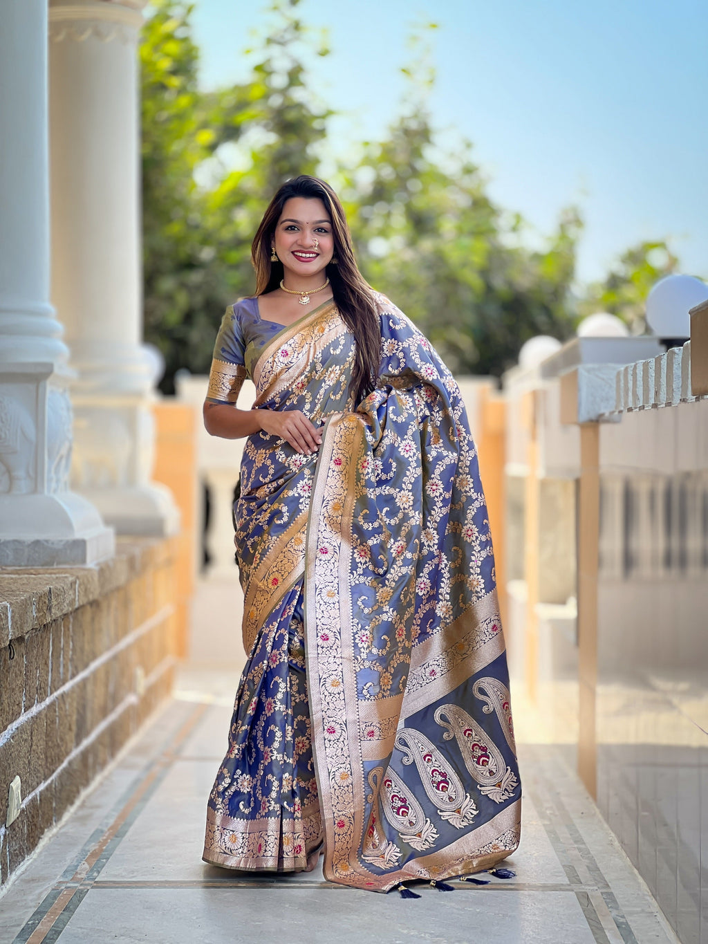 Vedant Vastram Soft Litchi Silk Banarasi Silk Jacquard Saree - Grey
