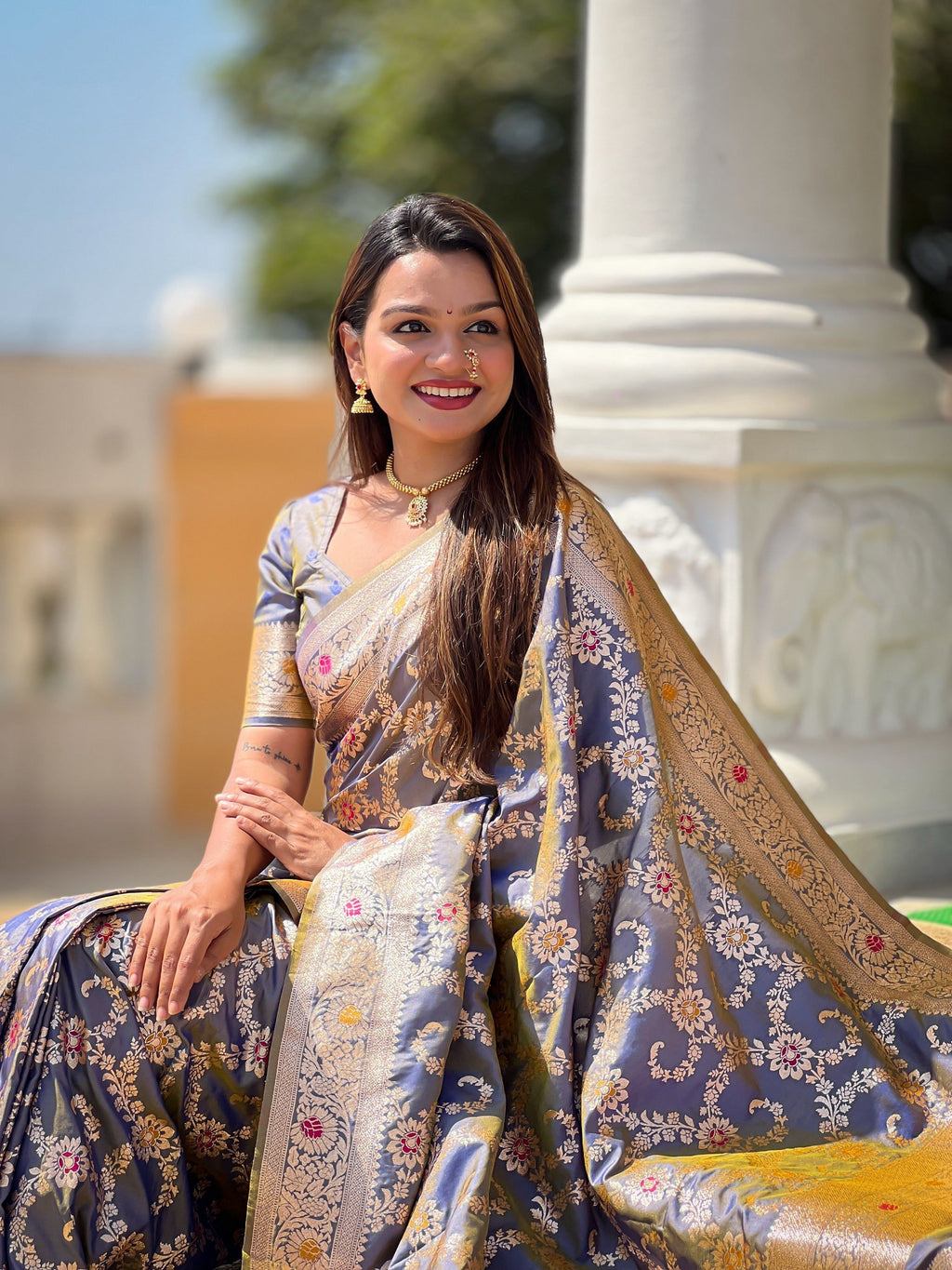 Vedant Vastram Soft Litchi Silk Banarasi Silk Jacquard Saree - Grey