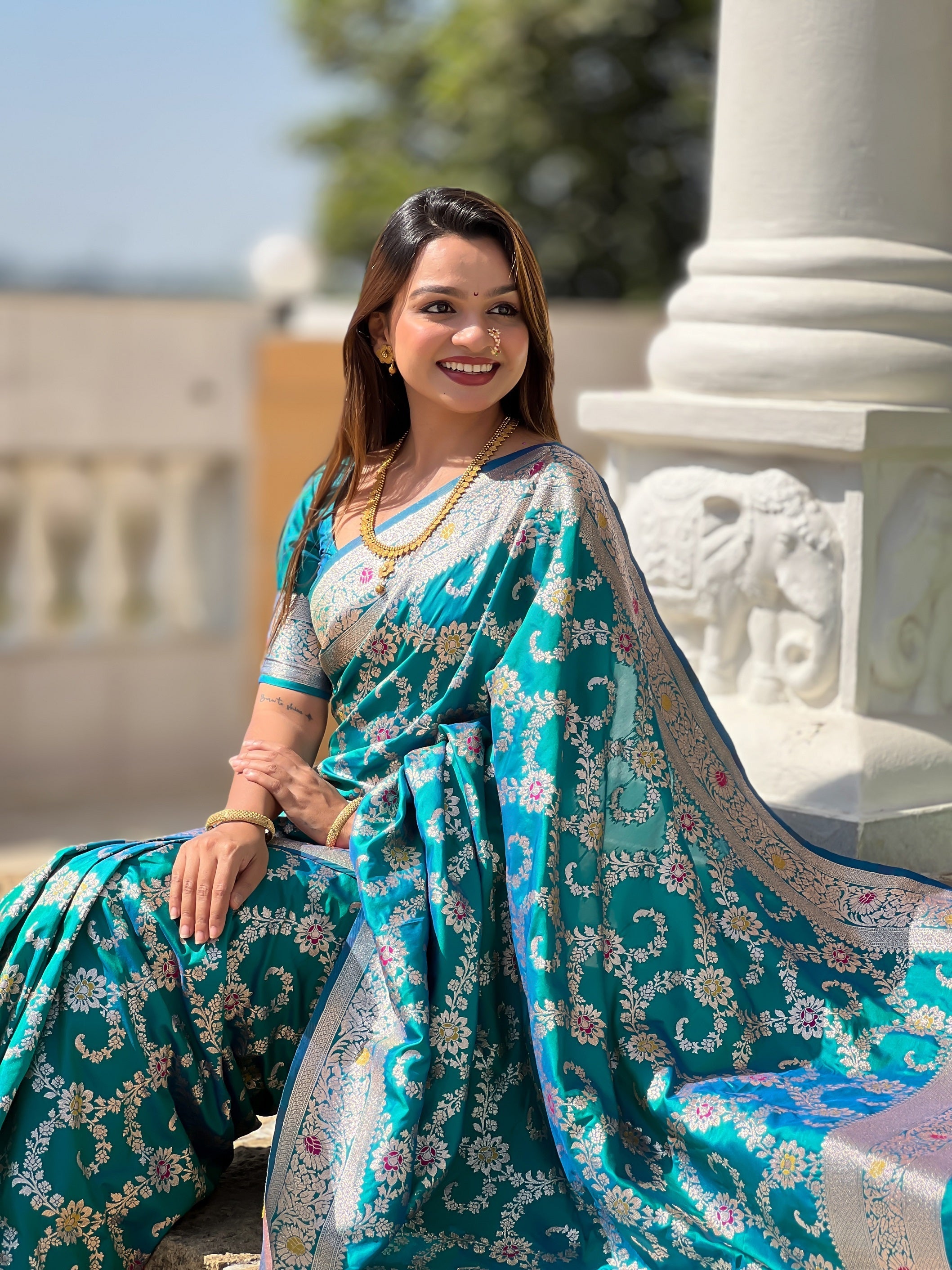Vedant Vastram Soft Litchi Silk Banarasi Silk Jacquard Saree - Rama
