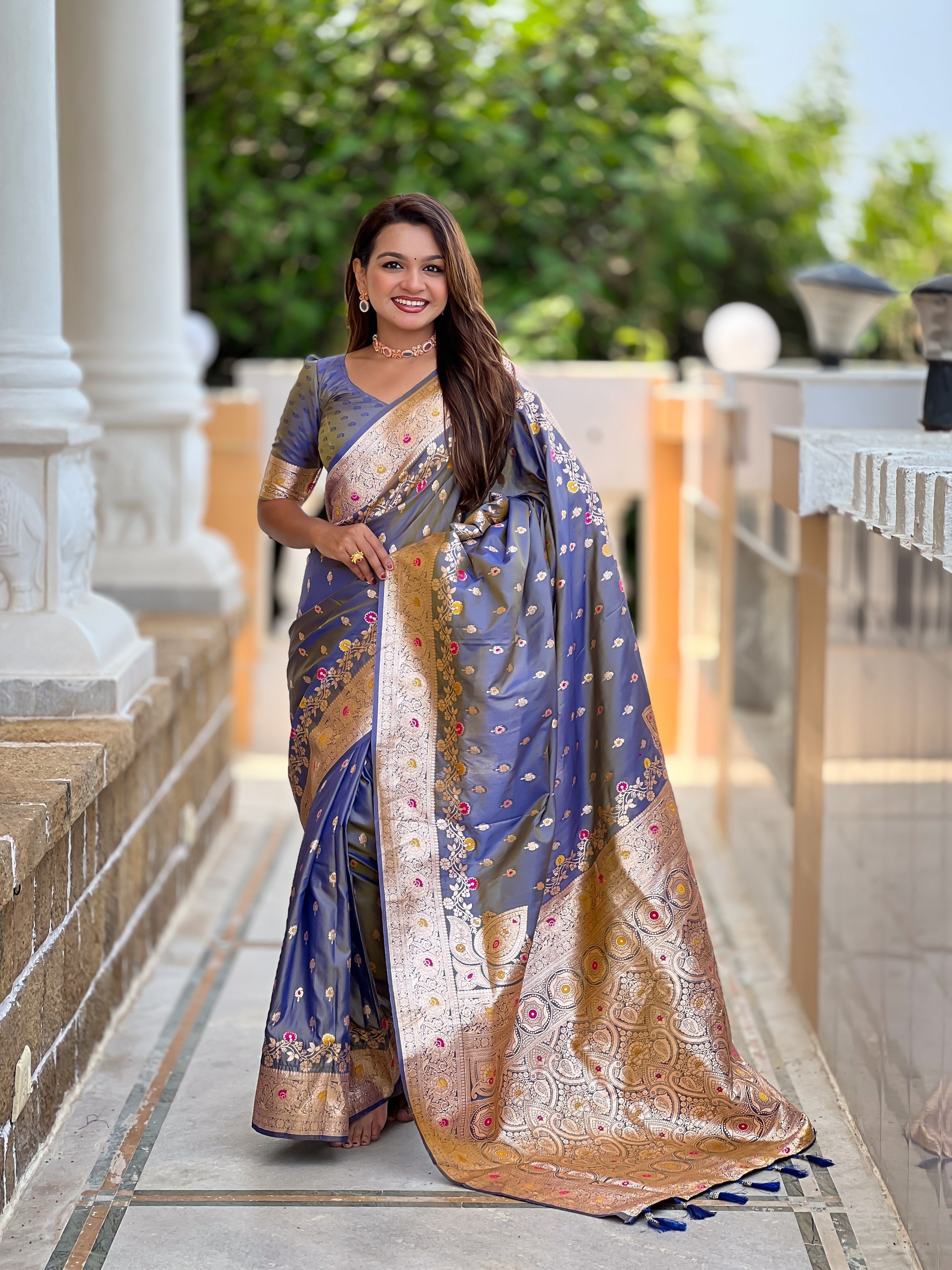 Vedant Vastram Soft Litchi Silk Banarasi Silk Jacquard Saree - Grey
