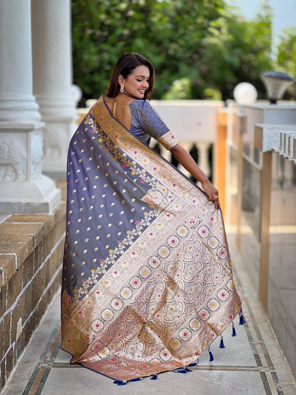 Vedant Vastram Soft Litchi Silk Banarasi Silk Jacquard Saree - Grey