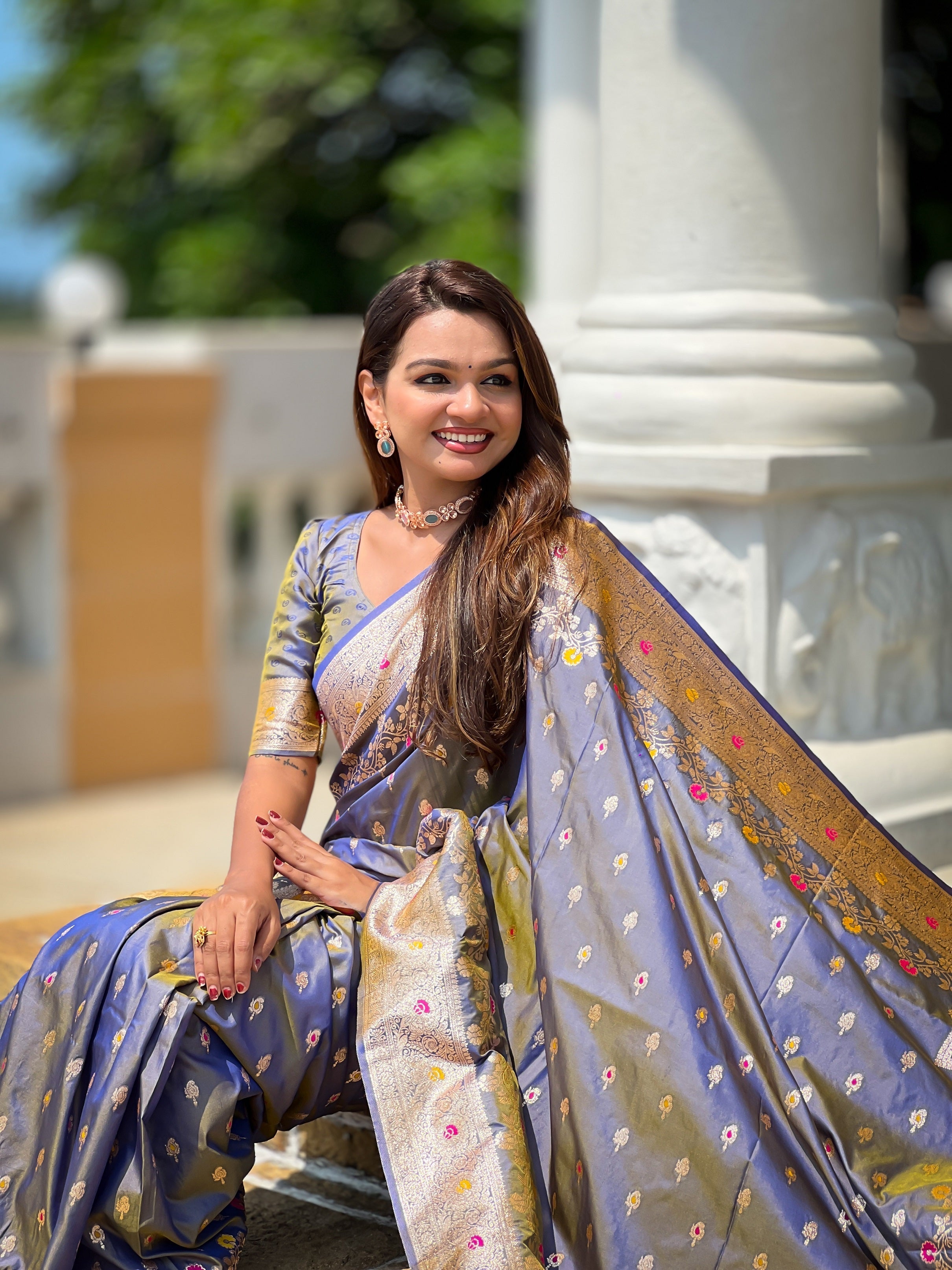 Vedant Vastram Soft Litchi Silk Banarasi Silk Jacquard Saree - Grey
