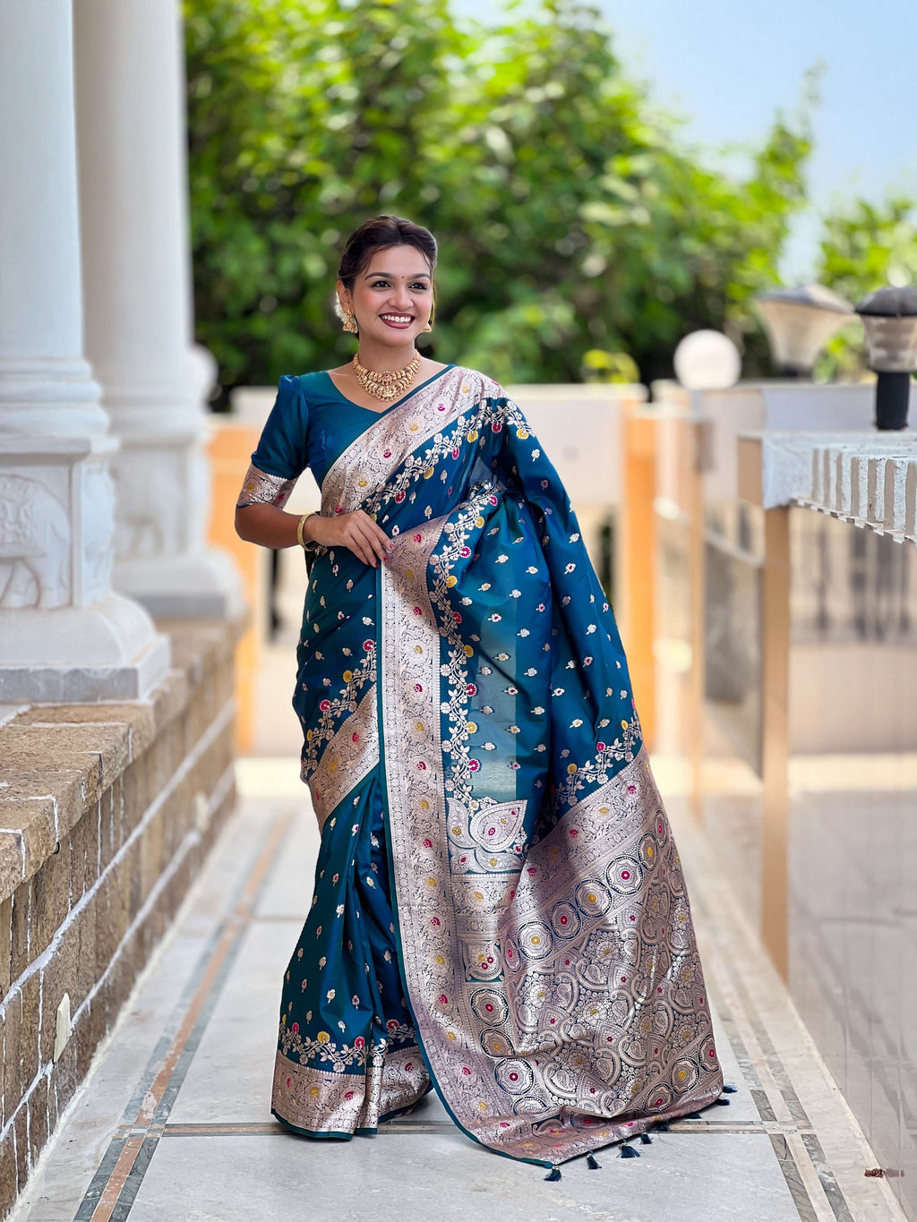 Vedant Vastram Soft Litchi Silk Banarasi Silk Jacquard Saree - Morpich