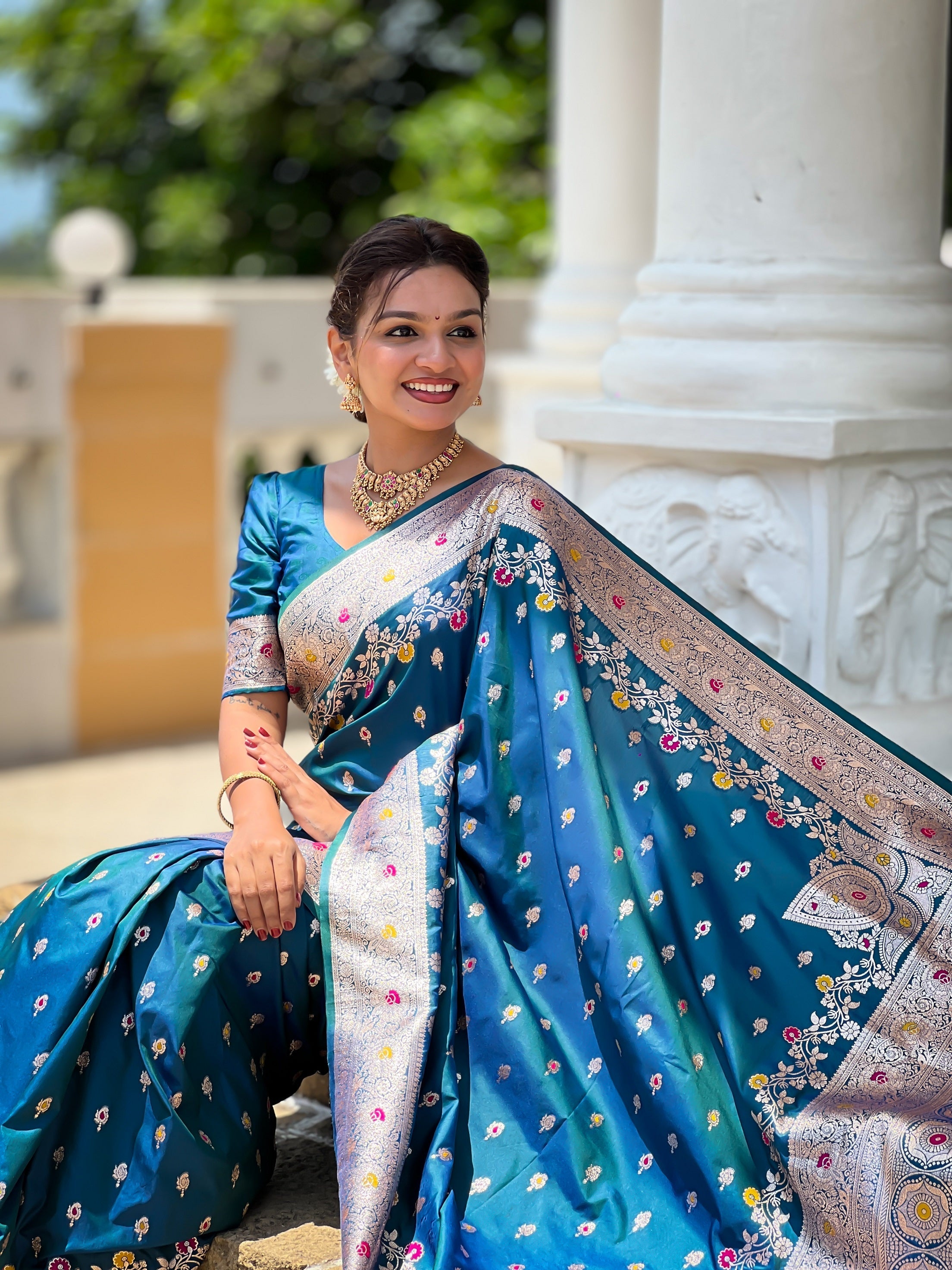 Vedant Vastram Soft Litchi Silk Banarasi Silk Jacquard Saree - Morpich
