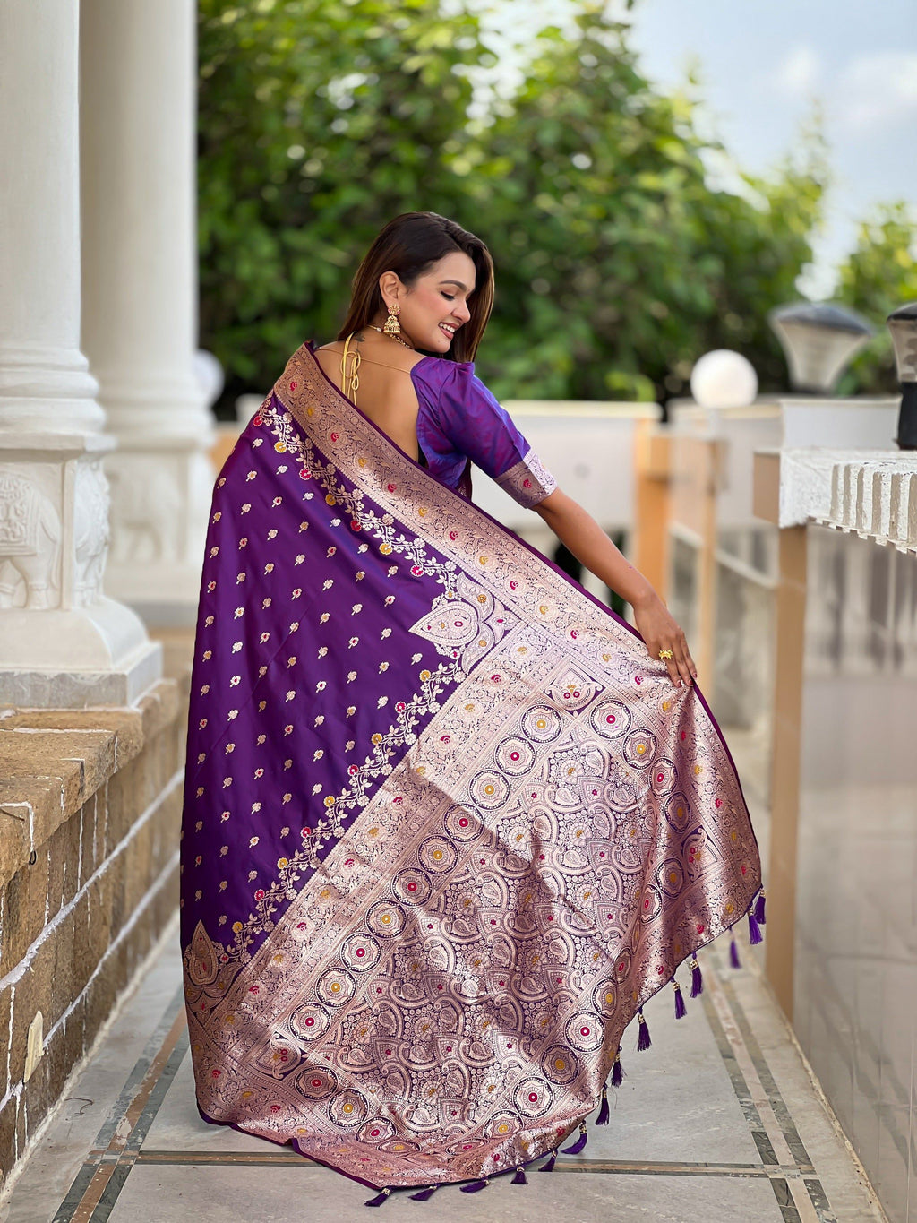 Vedant Vastram Soft Litchi Silk Banarasi Silk Jacquard Saree - Violet