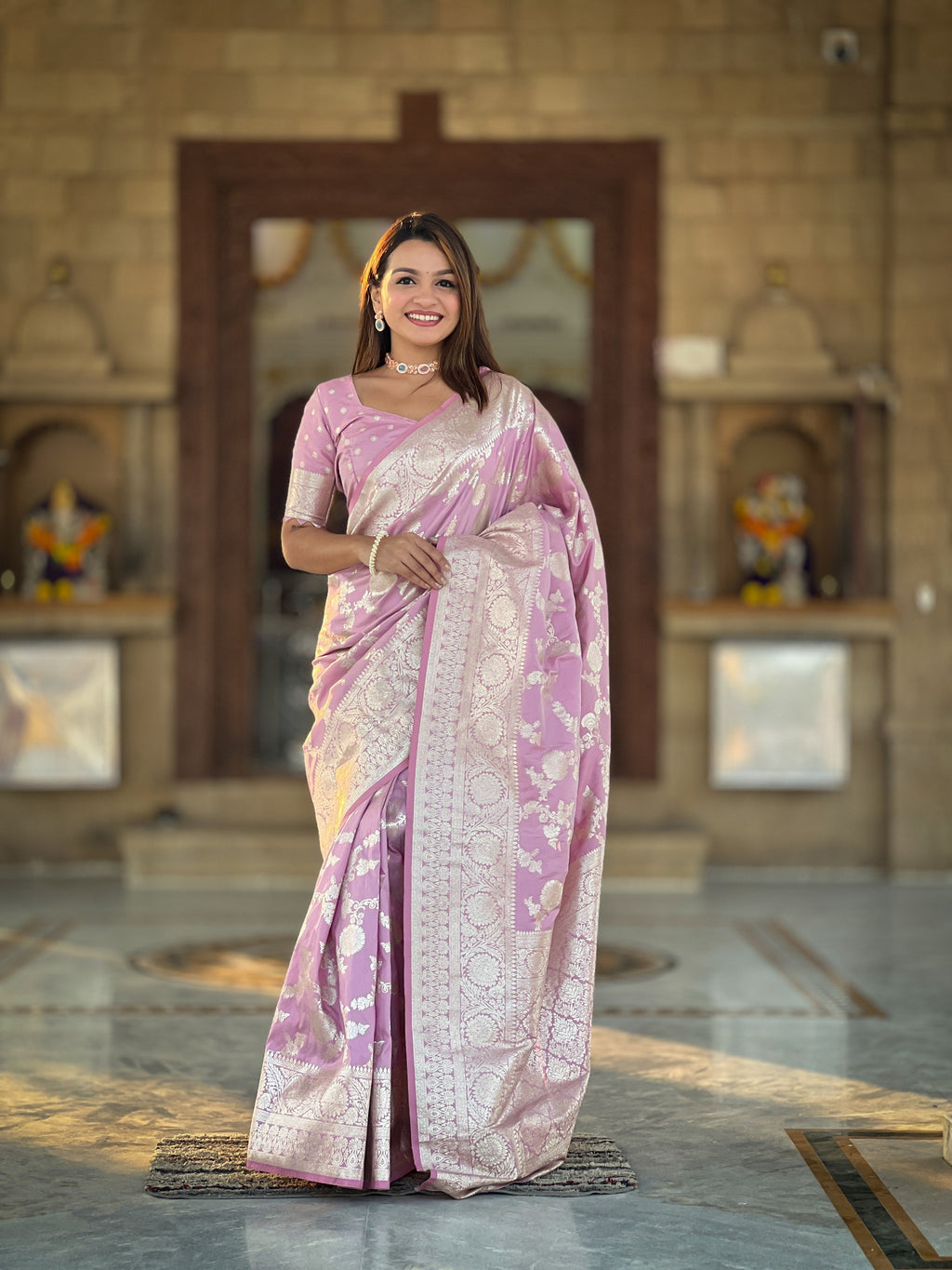 Vedant Vastram Soft Litchi Silk Banarasi Silk Jacquard Saree - Pink