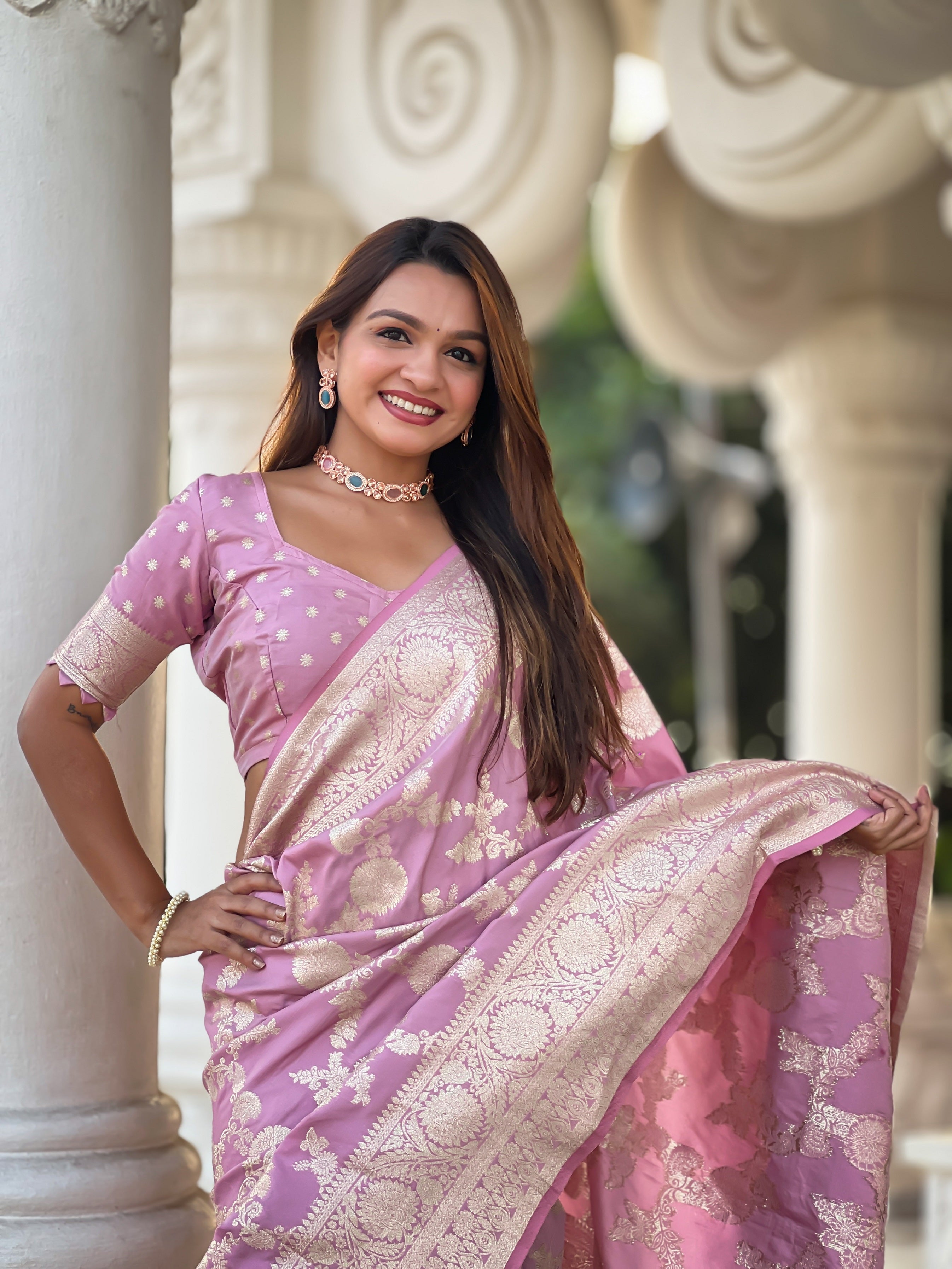 Vedant Vastram Soft Litchi Silk Banarasi Silk Jacquard Saree - Pink