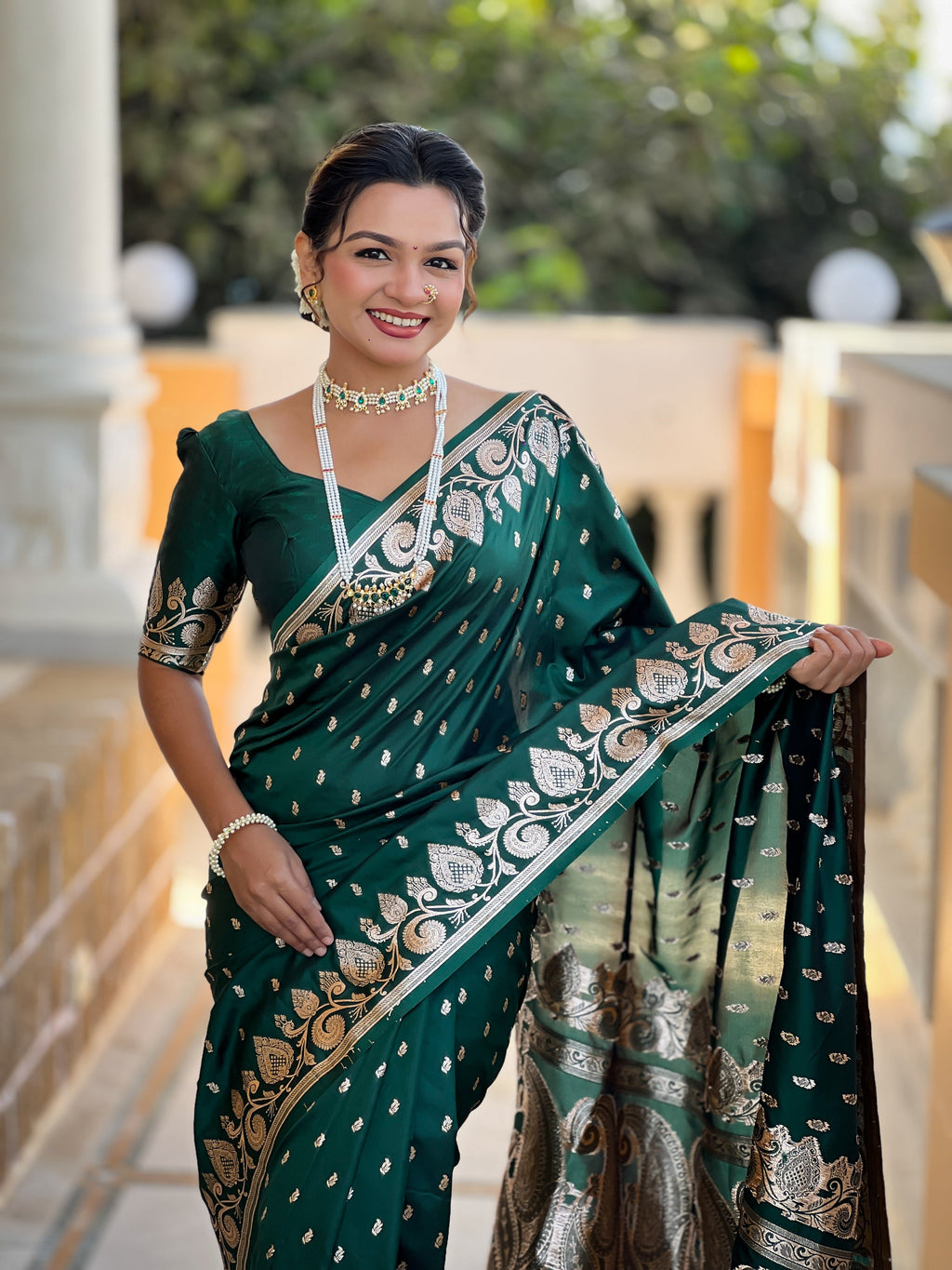Vedant Vastram Soft Litchi Silk Banarasi Silk Jacquard Saree - Green