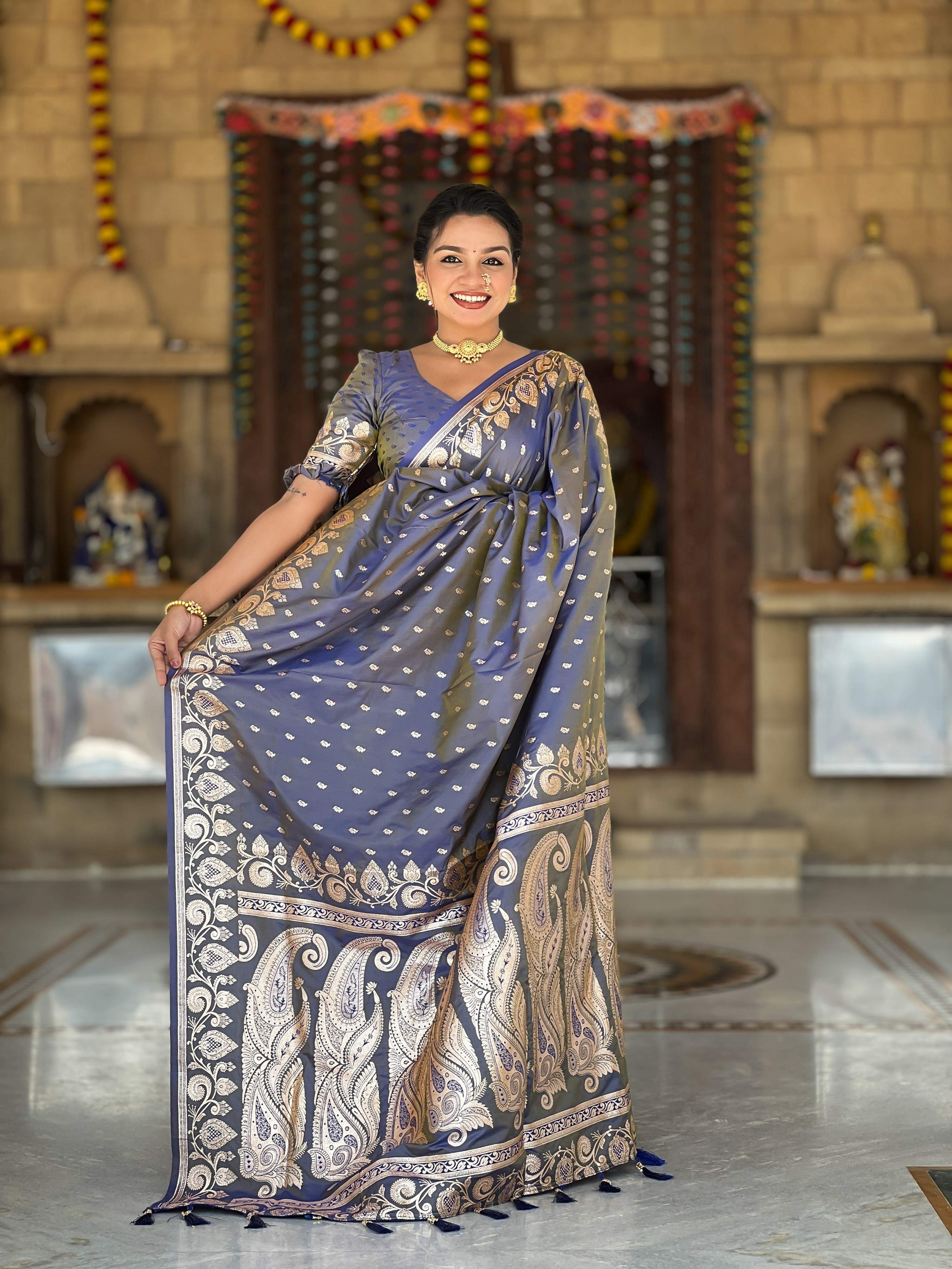Vedant Vastram Soft Litchi Silk Banarasi Silk Jacquard Saree - Grey