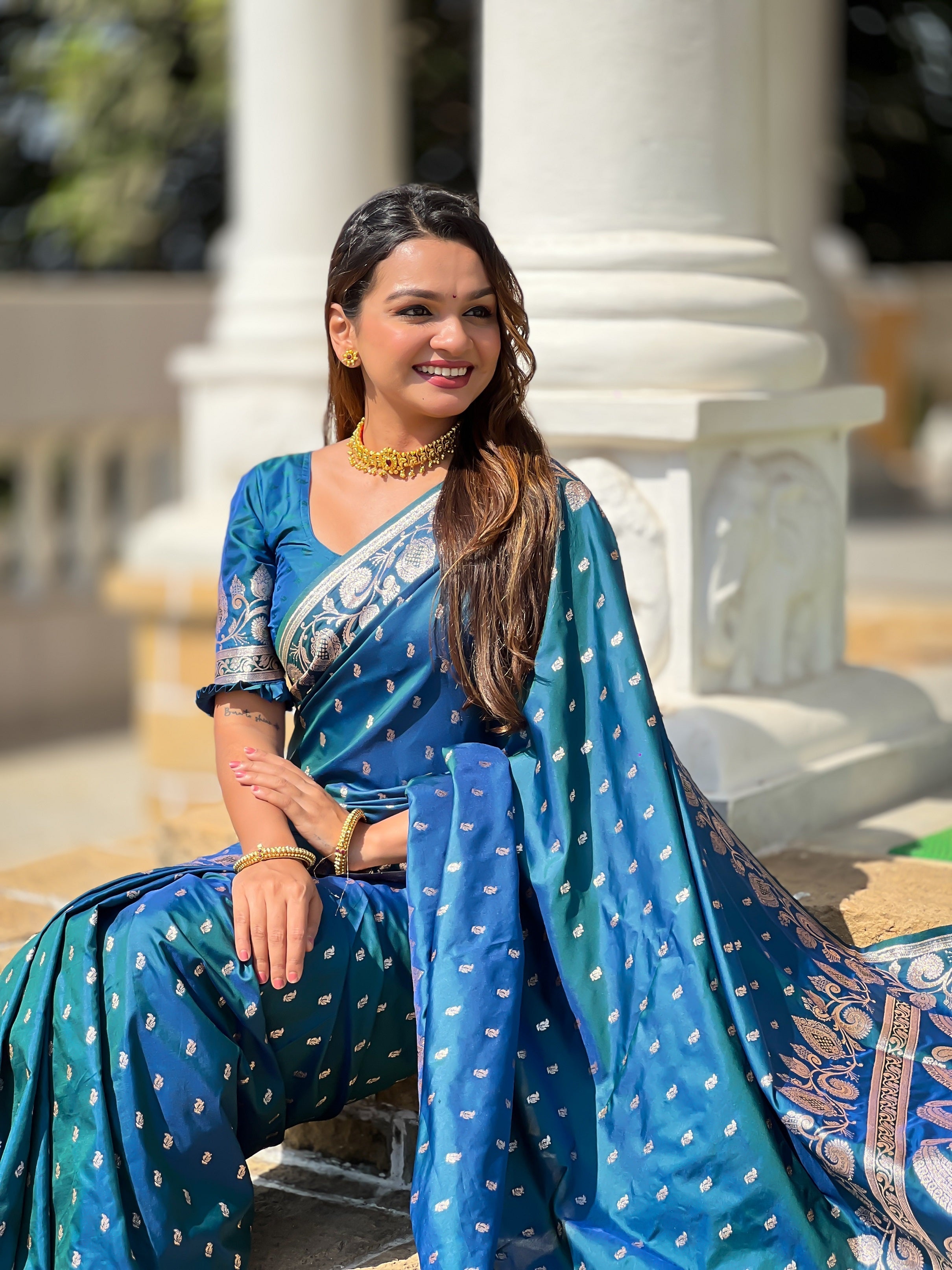 Vedant Vastram Soft Litchi Silk Banarasi Silk Jacquard Saree - Morpich
