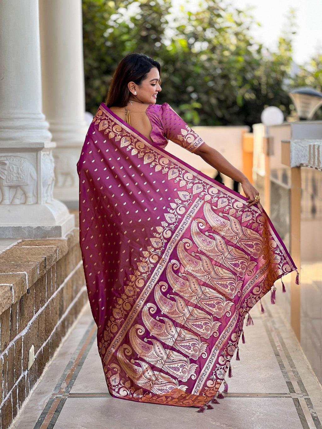 Vedant Vastram Soft Litchi Silk Banarasi Silk Jacquard Saree - Purple