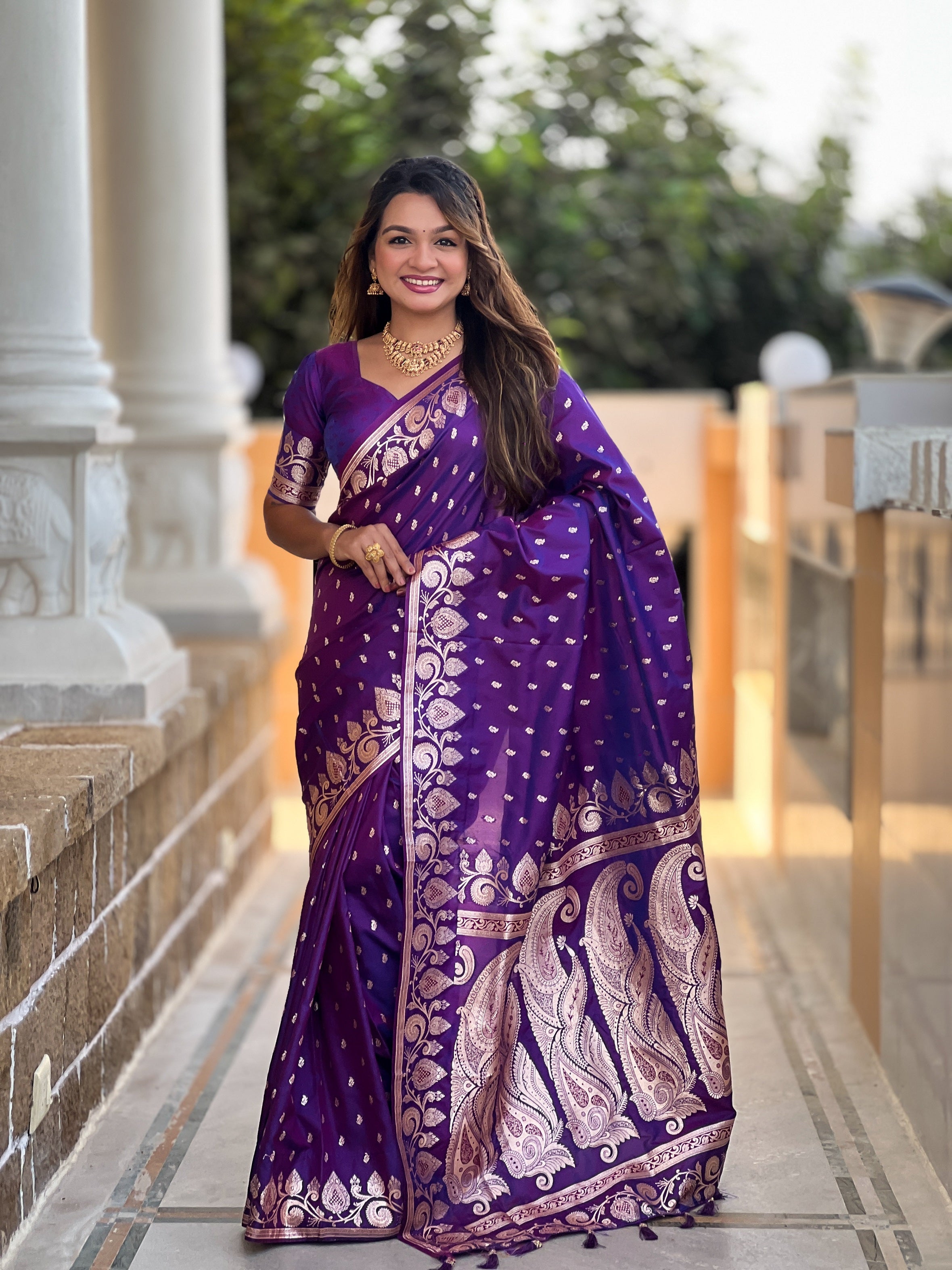 Vedant Vastram Soft Litchi Silk Banarasi Silk Jacquard Saree - Violet