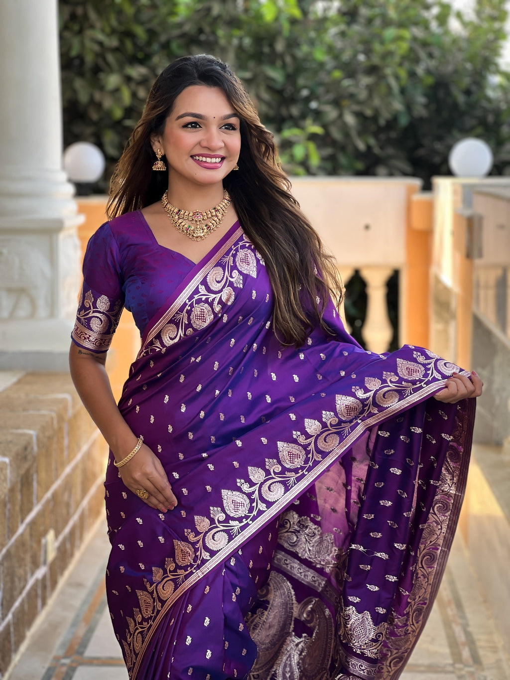 Vedant Vastram Soft Litchi Silk Banarasi Silk Jacquard Saree - Violet