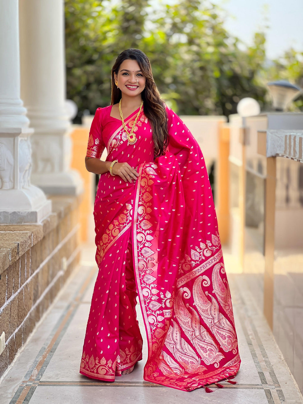 Vedant Vastram Soft Litchi Silk Banarasi Silk Jacquard Saree - Pink