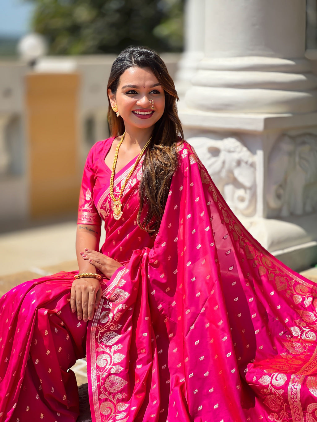 Vedant Vastram Soft Litchi Silk Banarasi Silk Jacquard Saree - Pink