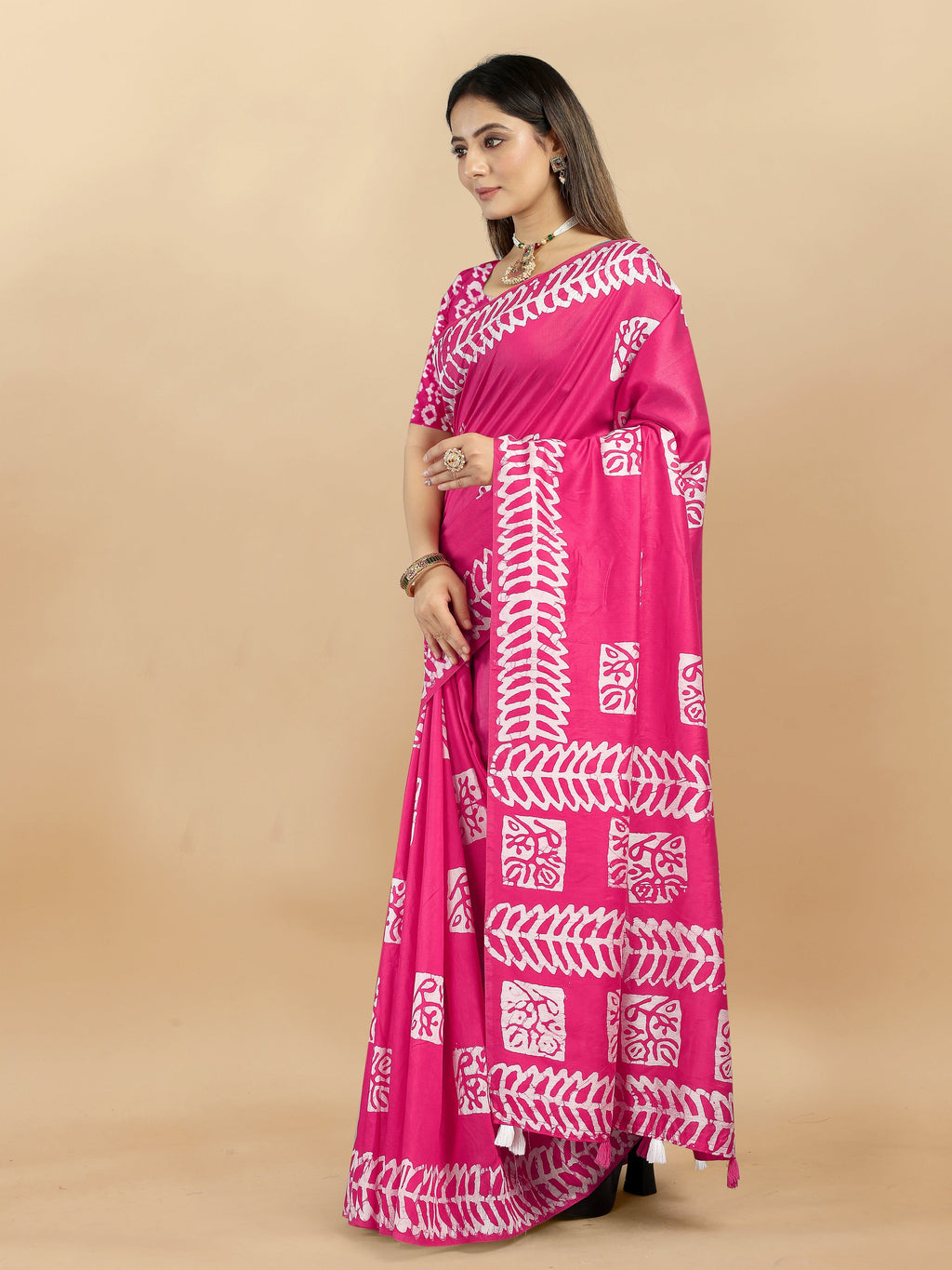 Vedant Vastram Designer Digital Print Batik Saree - Pink