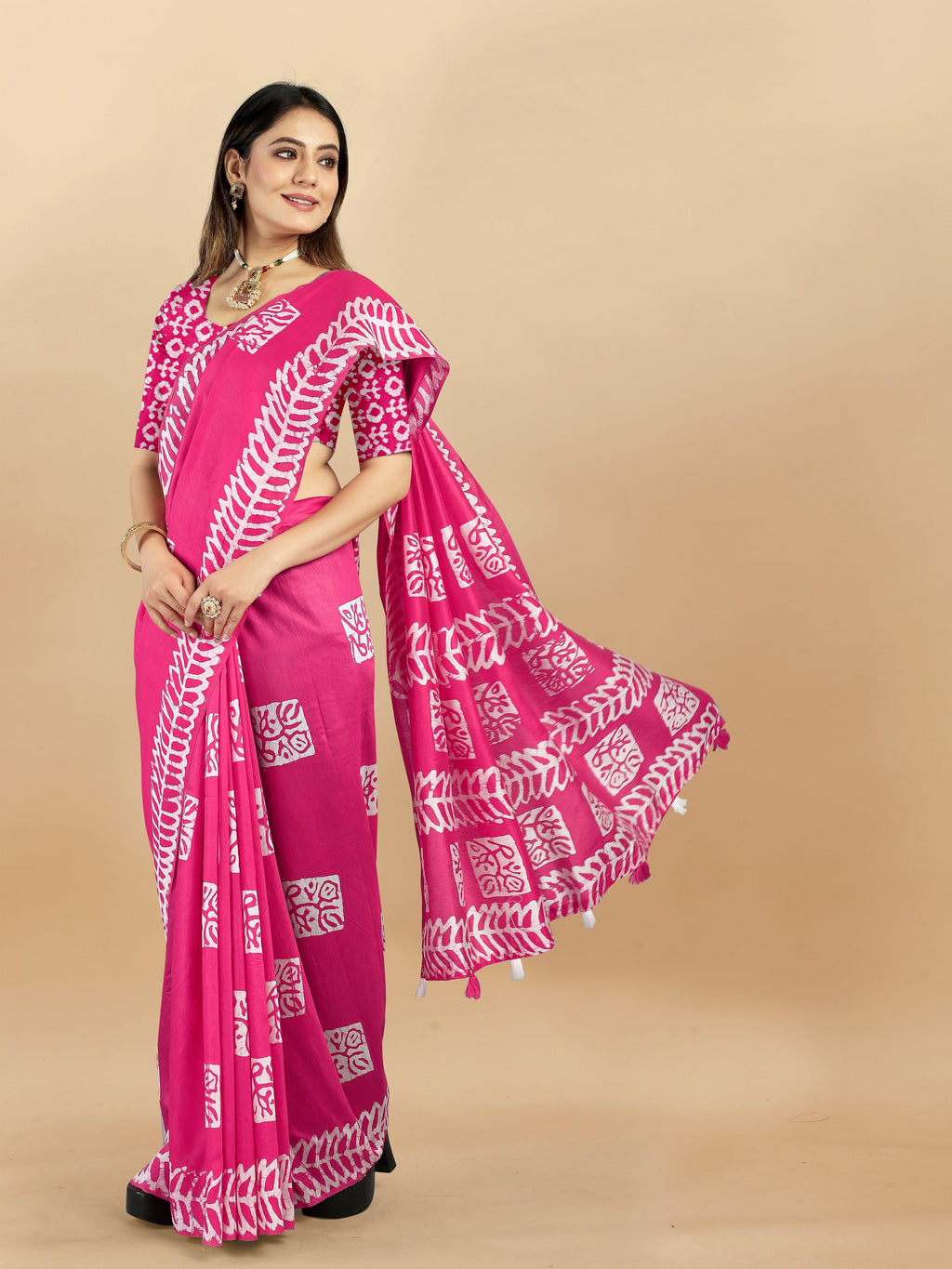 Vedant Vastram Designer Digital Print Batik Saree - Pink