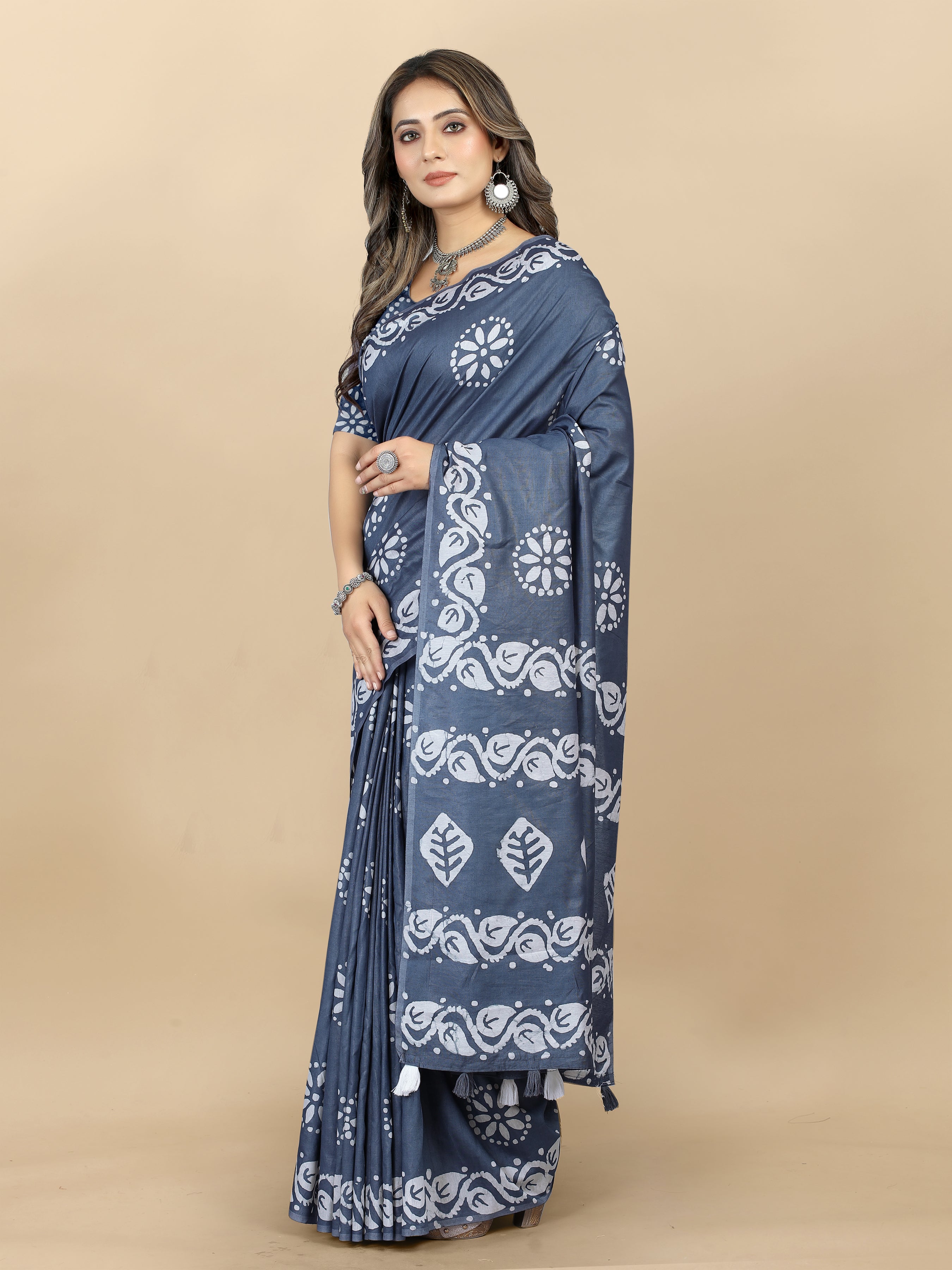 Vedant Vastram Designer Digital Print Batik Saree - Grey