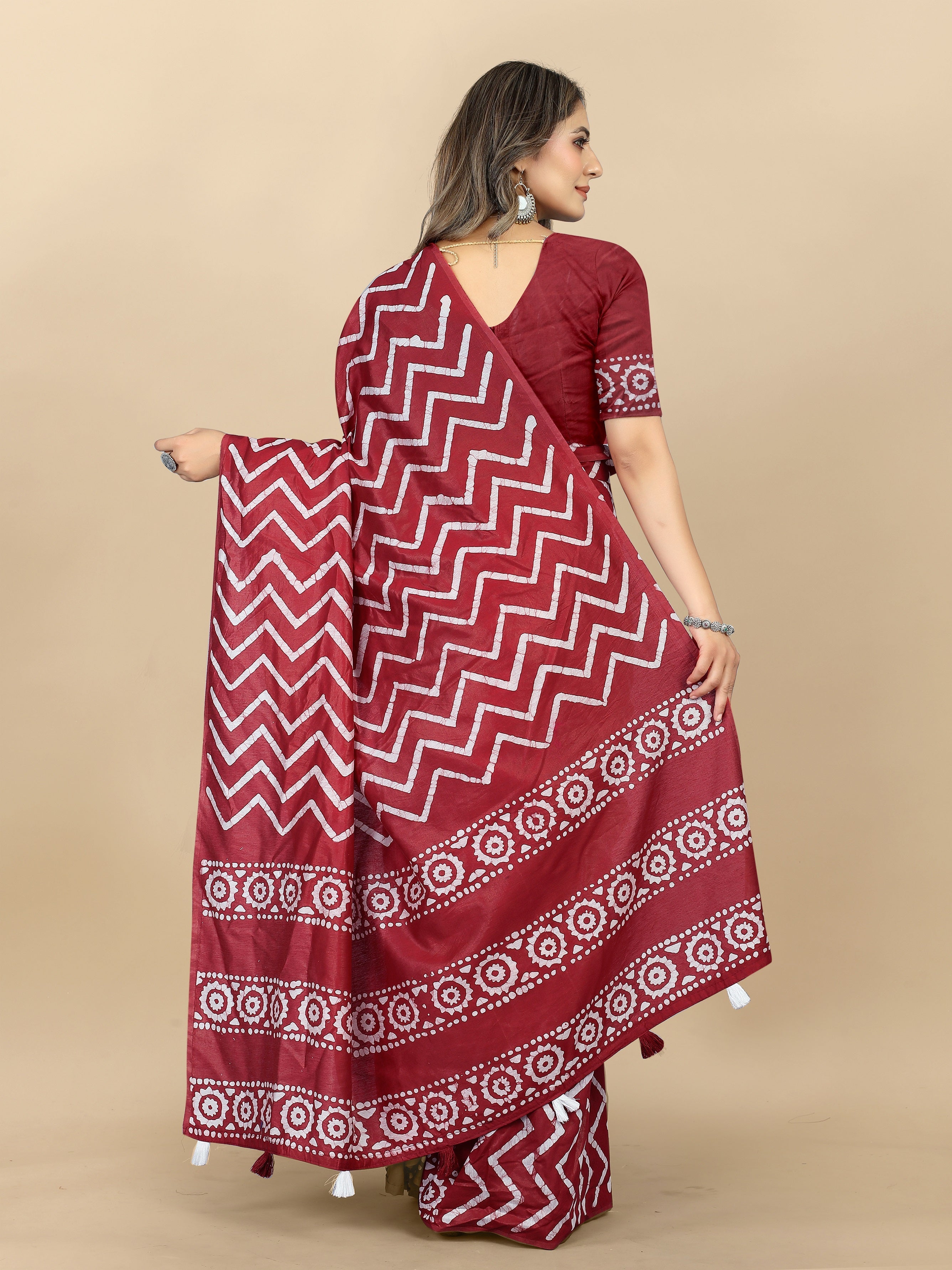 Vedant Vastram Designer Digital Print Batik Saree - Maroon