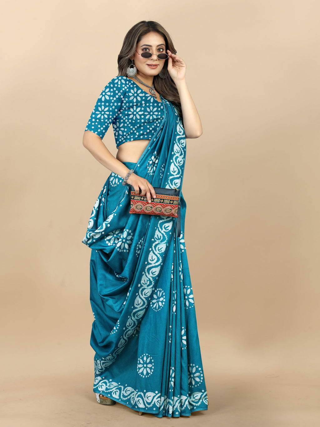 Vedant Vastram Designer Digital Print Batik Saree - Rama