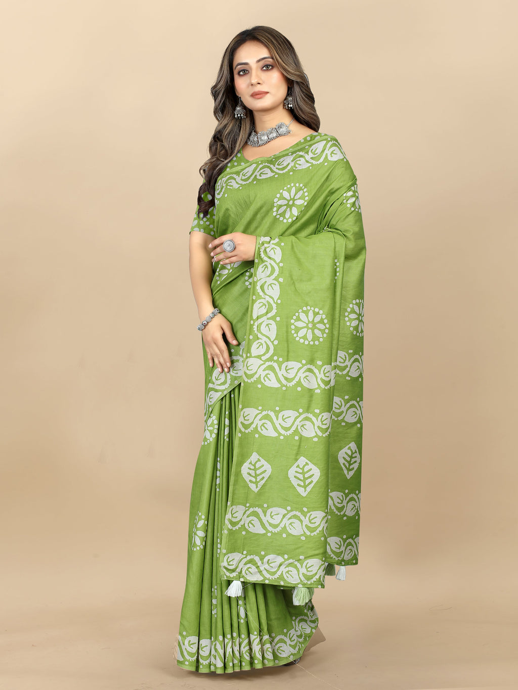 Vedant Vastram Designer Digital Print Batik Saree - Green