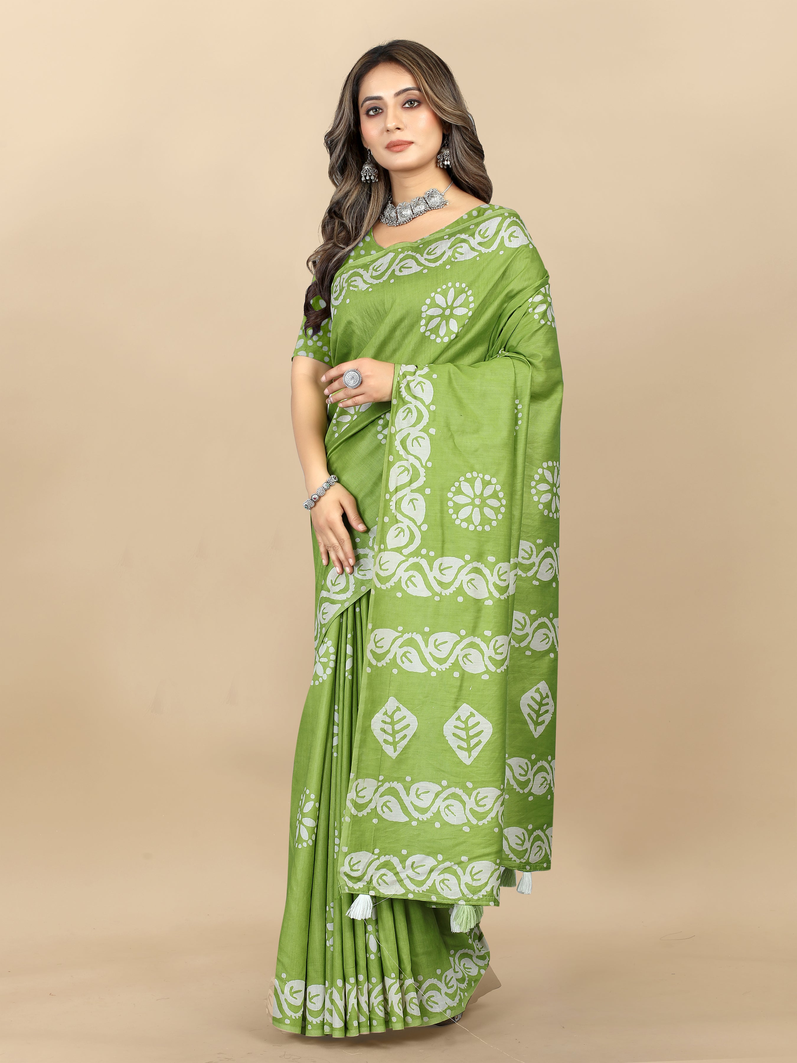 Vedant Vastram Designer Digital Print Batik Saree - Green