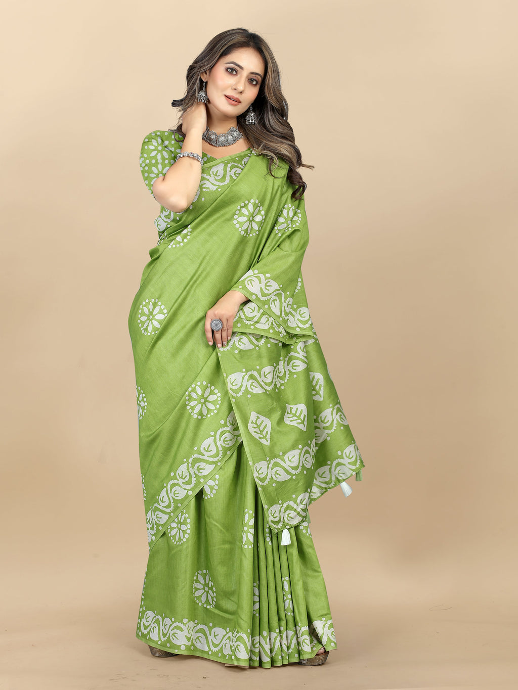 Vedant Vastram Designer Digital Print Batik Saree - Green