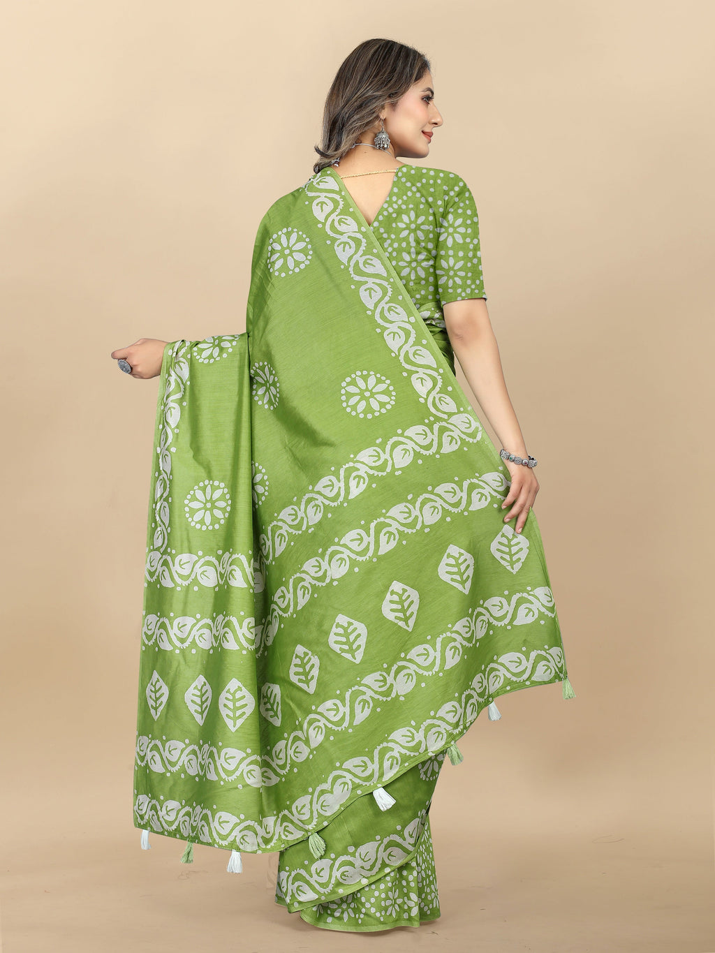 Vedant Vastram Designer Digital Print Batik Saree - Green