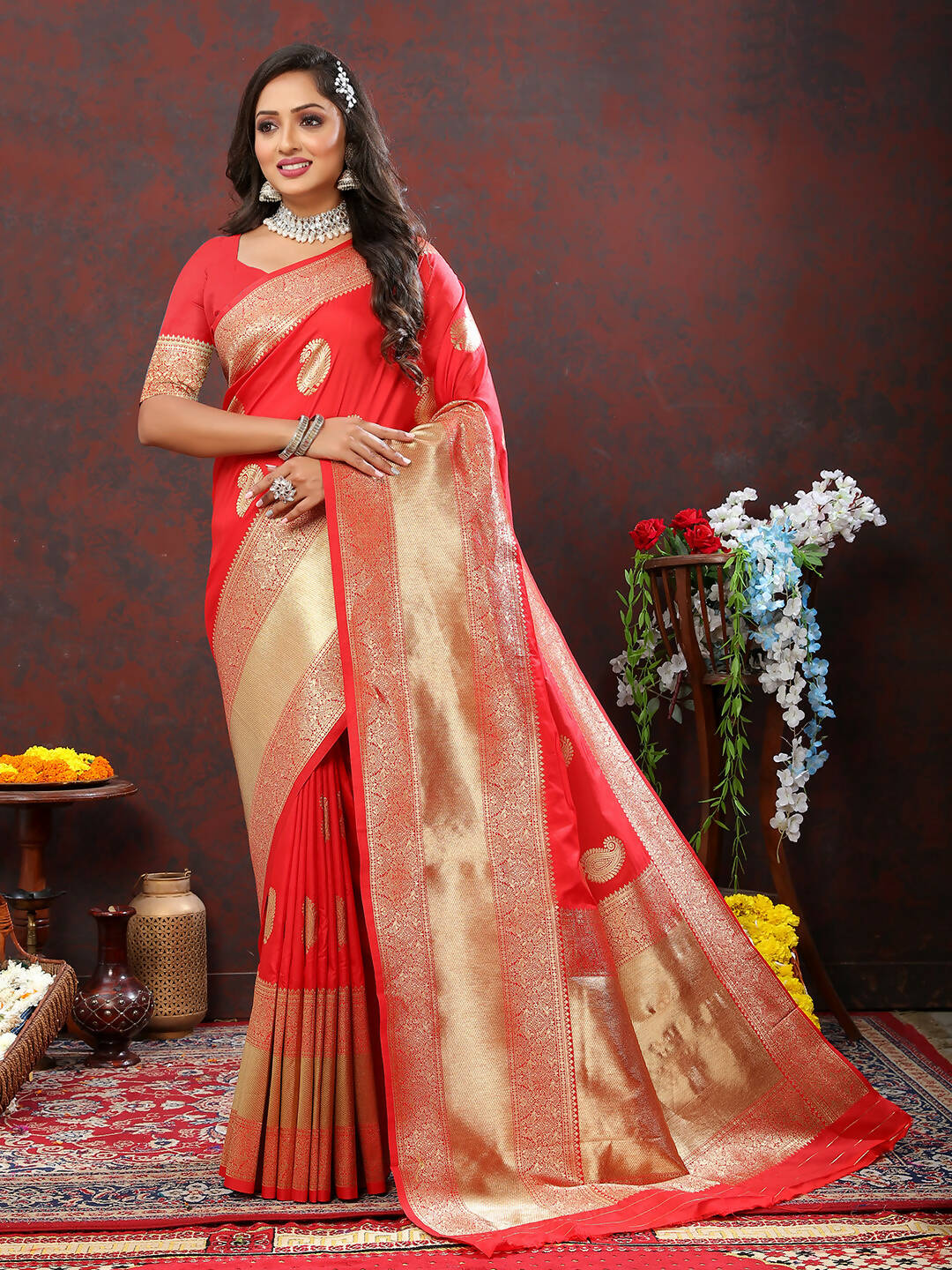 Lorenvalley Fashion Red Soft Silk Woven Design Gold Zari Weaving Saree