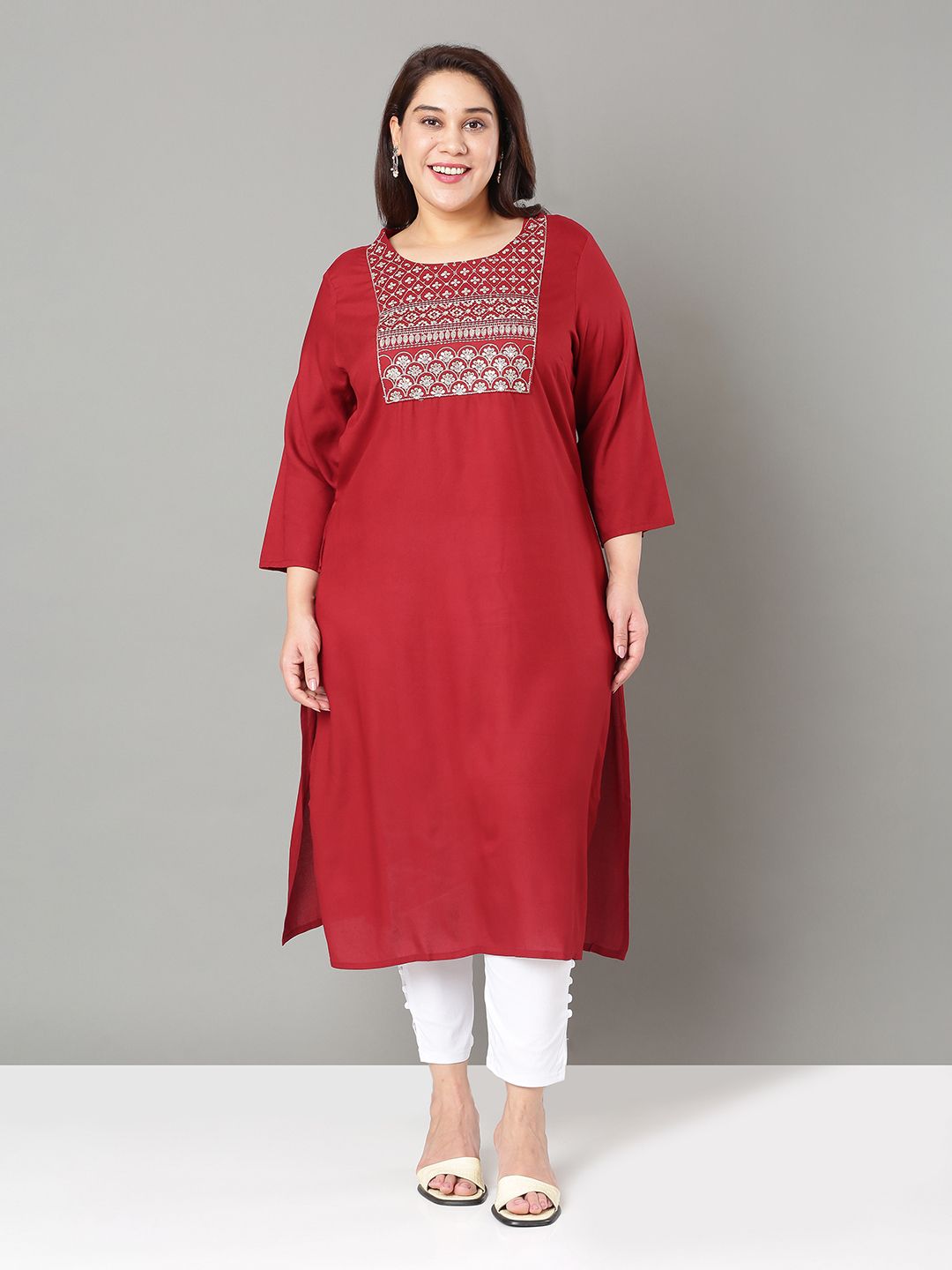 Sztori Plus Size Floral Yoke Design Thread Work Straight Kurta
