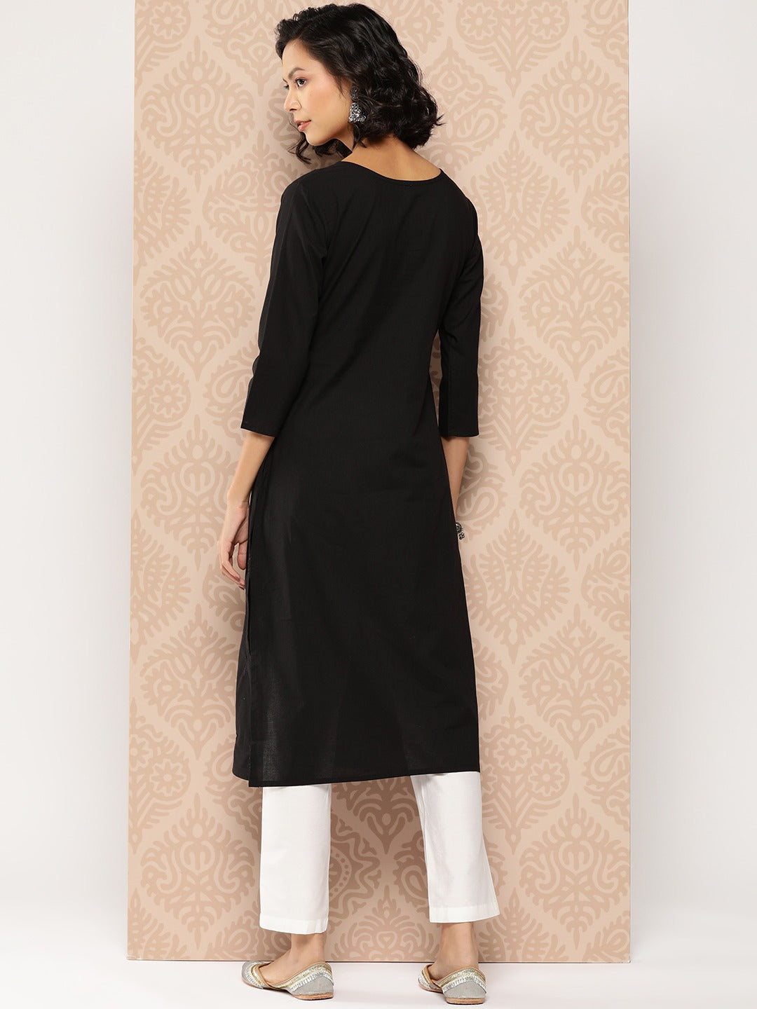 Yufta Black Embroidered Chikankari Cotton Kurta
