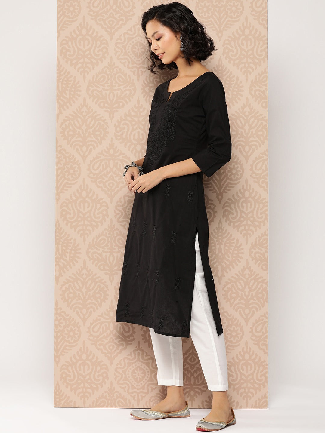 Yufta Black Embroidered Chikankari Cotton Kurta