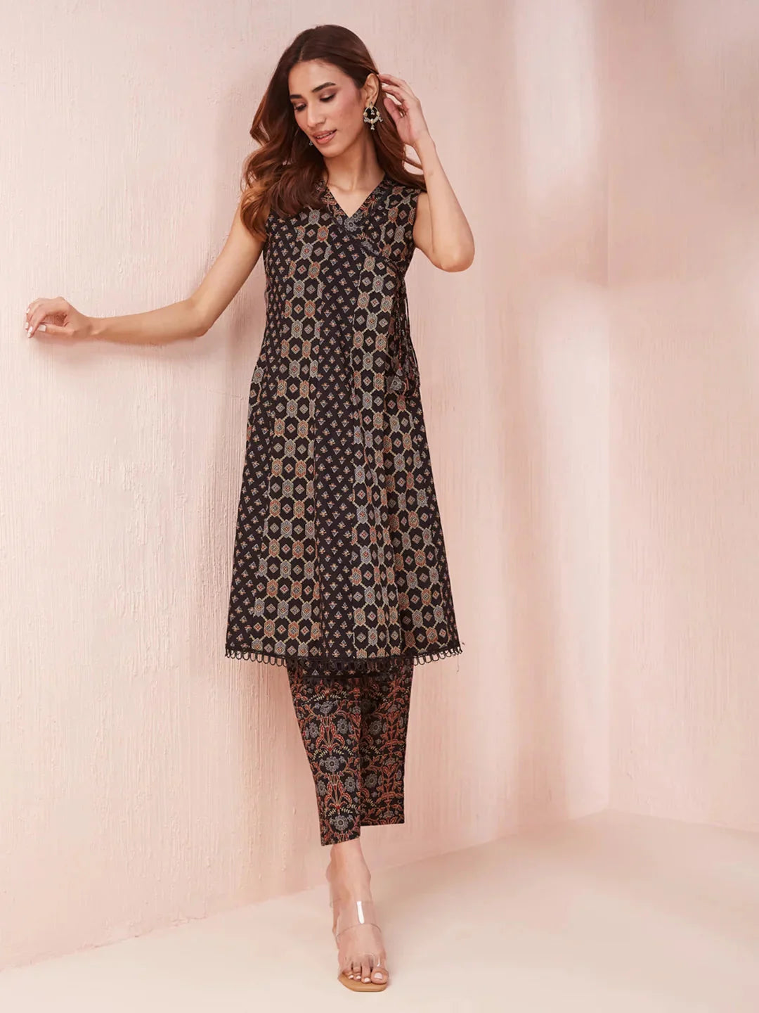 Yufta Black Ethnic Motifs Straight Kurta Trouser Set