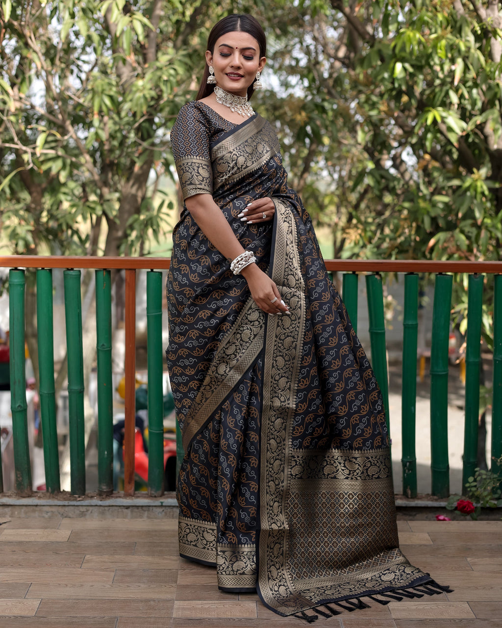 Lorenvalley Premium Bandhej Patola Silk Sarees with kanchi Borders and Contrast Zari Weaving borders Saree - Black