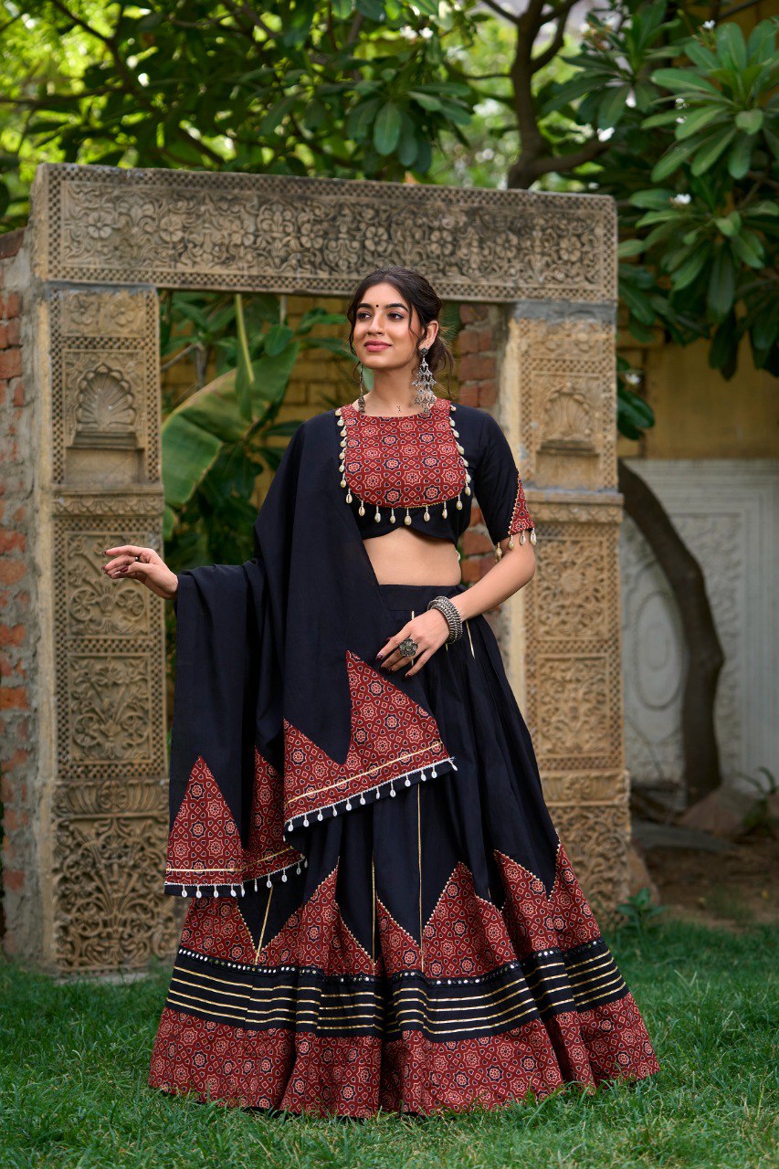 Lorenvalley Black Pure Cotton Plain With Printed And Paper Mirror Work Lace Lehenga Choli