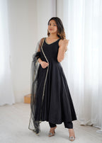 Lorenvalley Fashion Black Pure Romansilk Chanderi Fabric Yoke Fancy Lace Work Anarkali Kurta Pant With Dupatta Set