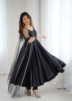 Lorenvalley Fashion Black Pure Romansilk Chanderi Fabric Yoke Fancy Lace Work Anarkali Kurta Pant With Dupatta Set