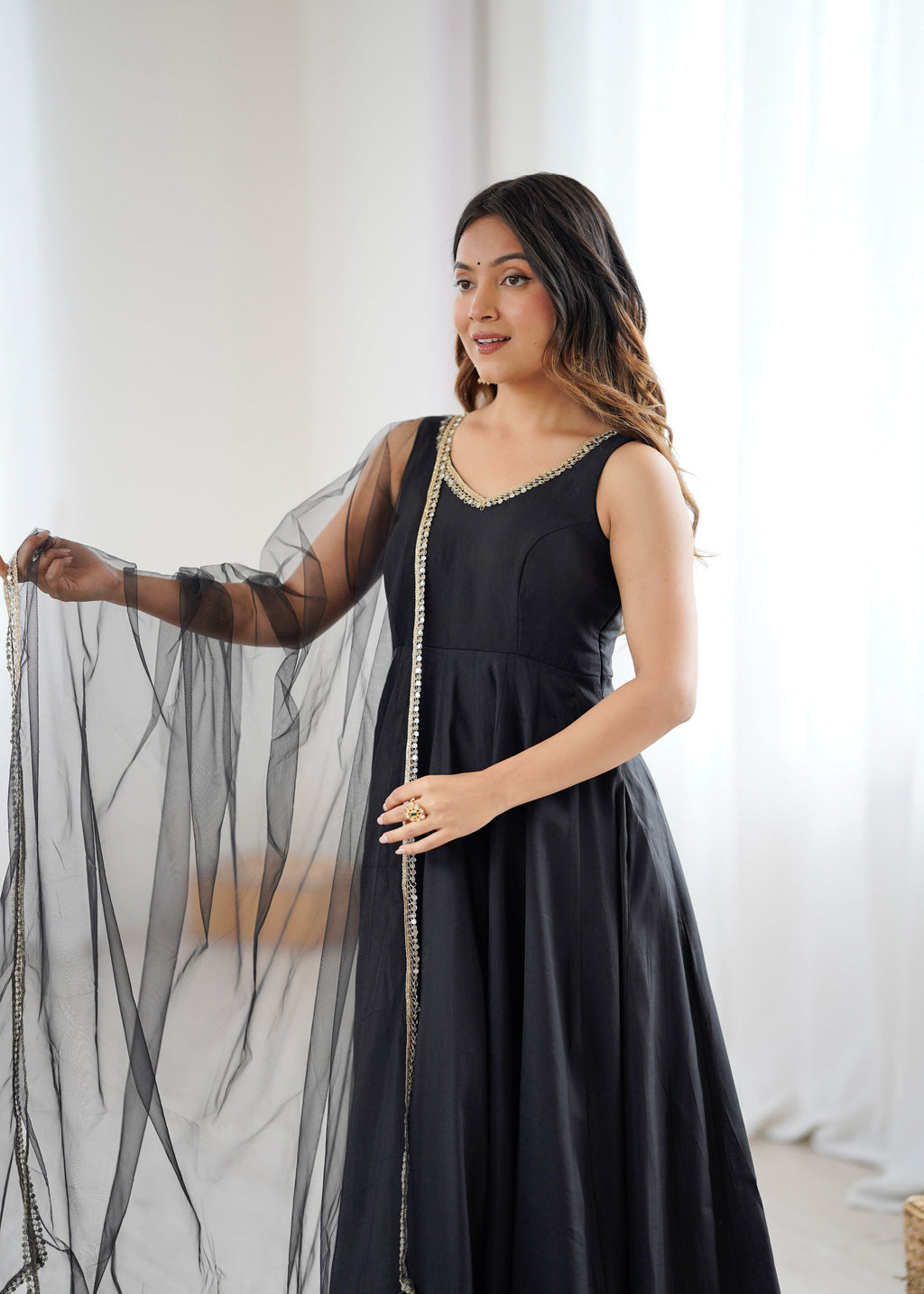 Lorenvalley Fashion Black Pure Romansilk Chanderi Fabric Yoke Fancy Lace Work Anarkali Kurta Pant With Dupatta Set