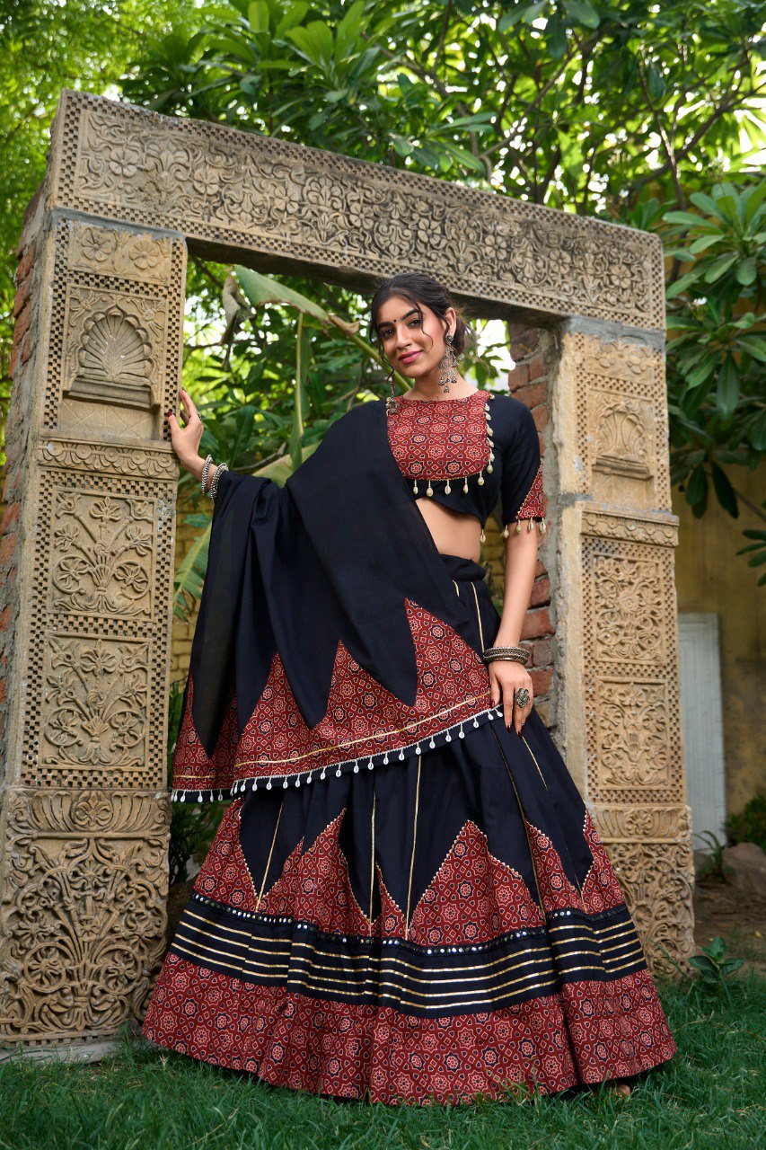 Lorenvalley Black Pure Cotton Plain With Printed And Paper Mirror Work Lace Lehenga Choli