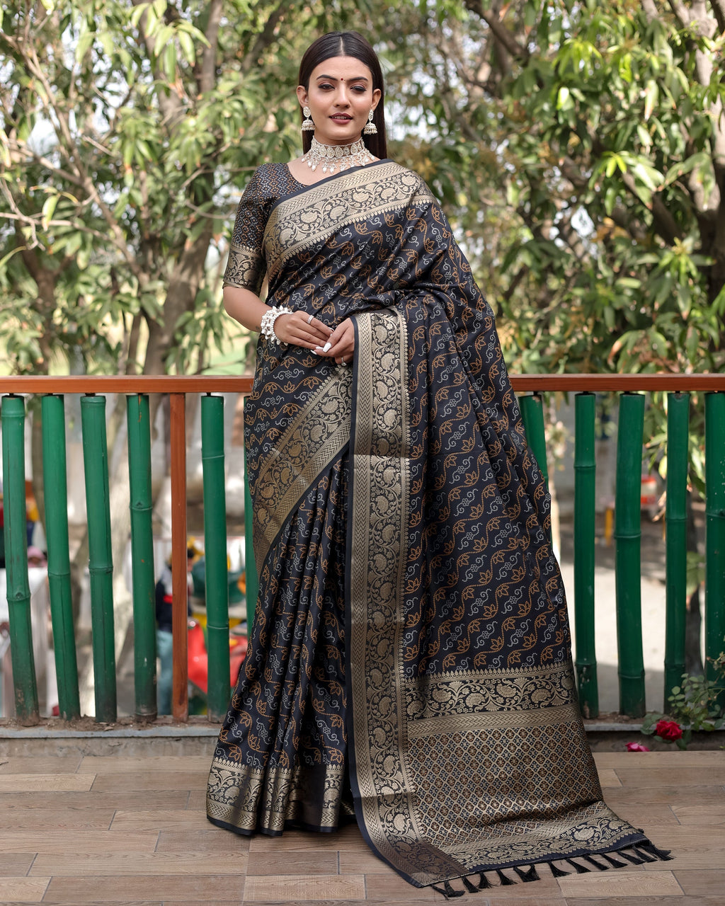 Lorenvalley Premium Bandhej Patola Silk Sarees with kanchi Borders and Contrast Zari Weaving borders Saree - Black