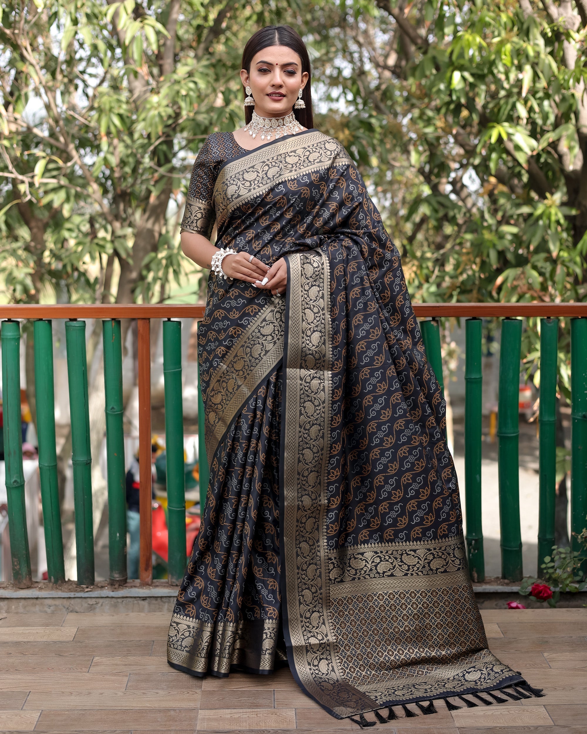 Lorenvalley Premium Bandhej Patola Silk Sarees with kanchi Borders and Contrast Zari Weaving borders Saree - Black