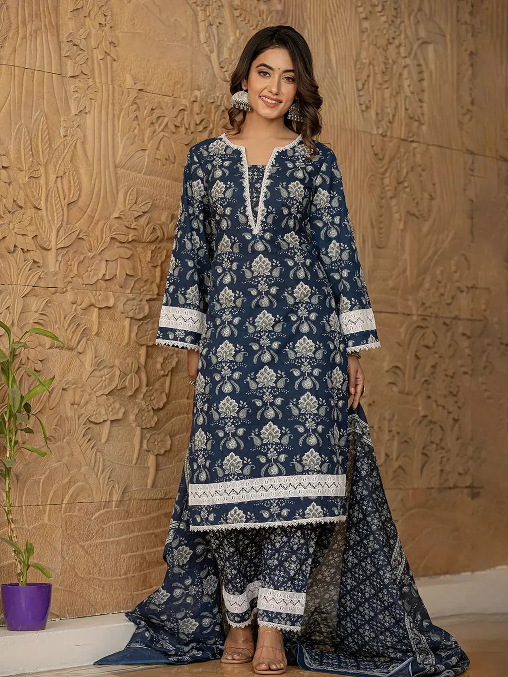 Yufta Blue Floral Print Pakistani Style Kurta Trouser And Dupatta Set