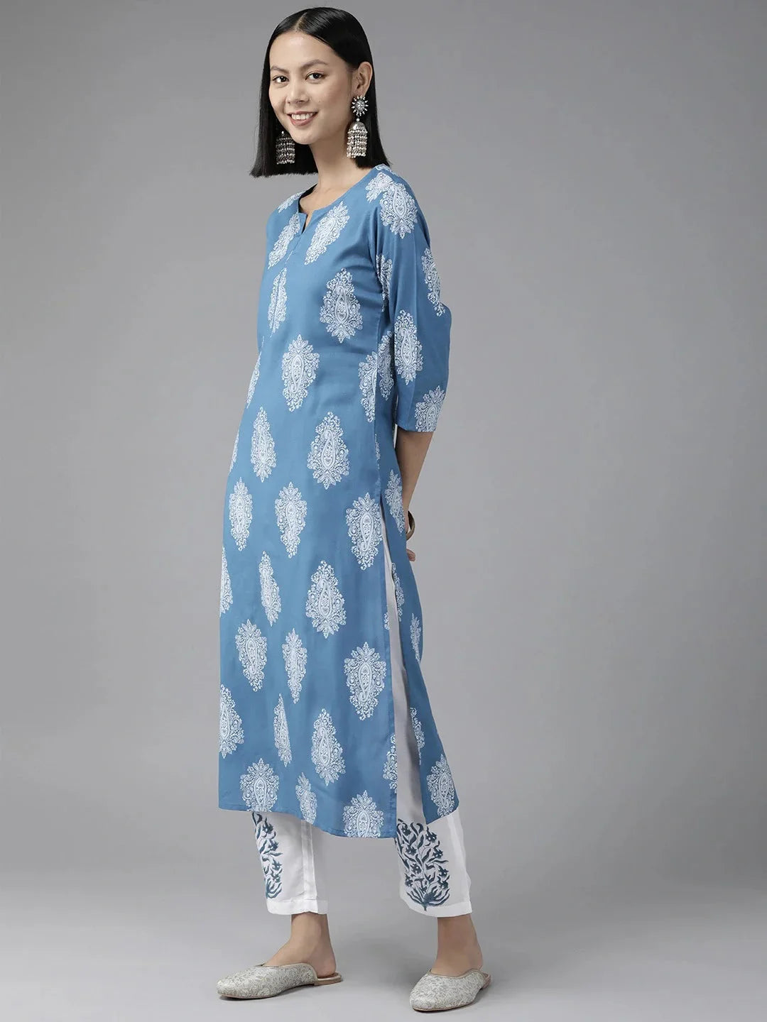 Yufta Blue Paisley Printed Dupatta Set