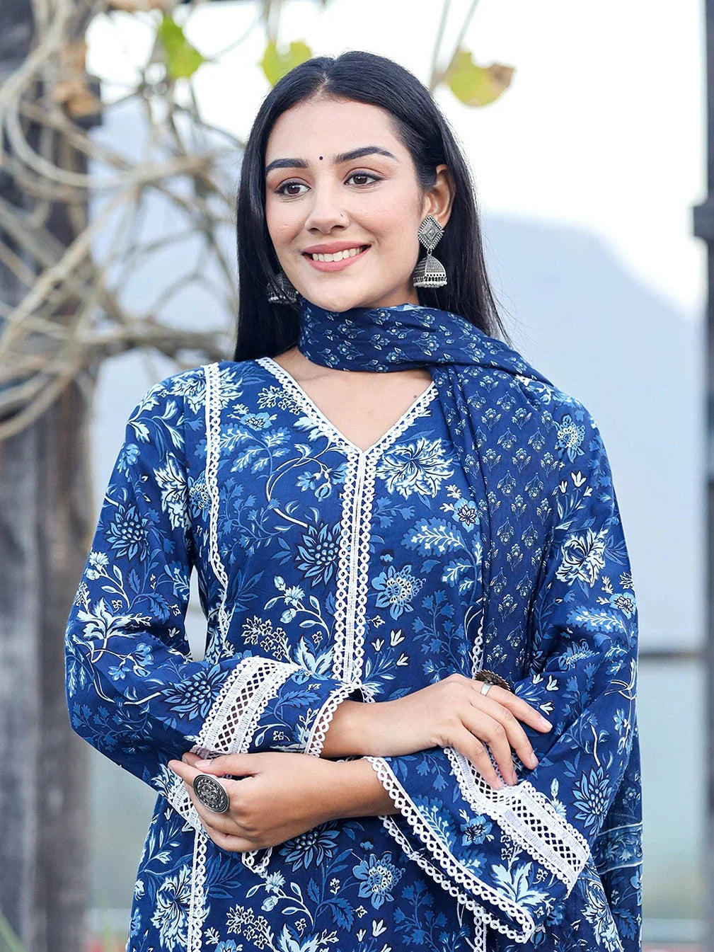 Yufta Blue pure Cotton kurta dupatta set with Thread_Work detailing