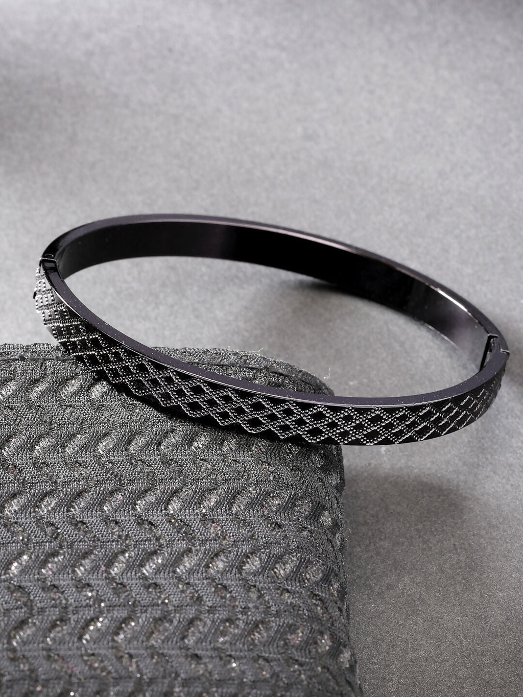 NVR Men's Set of 2 Gold & Black Rhodium-Plated Stainless Steel Kada Bracelet - Distacart