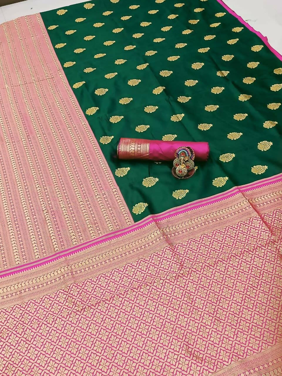 DEIANA'S Beautiful Designer Golden zari Soft Lichi Silk Saree - Green