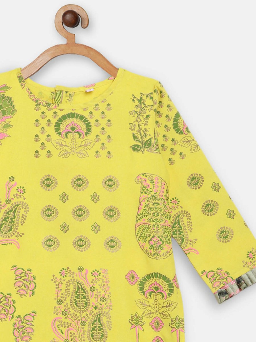 Ahalyaa Yellow Viscose Rayon Straight Kids Kurta Pants With Dupatta For Girls