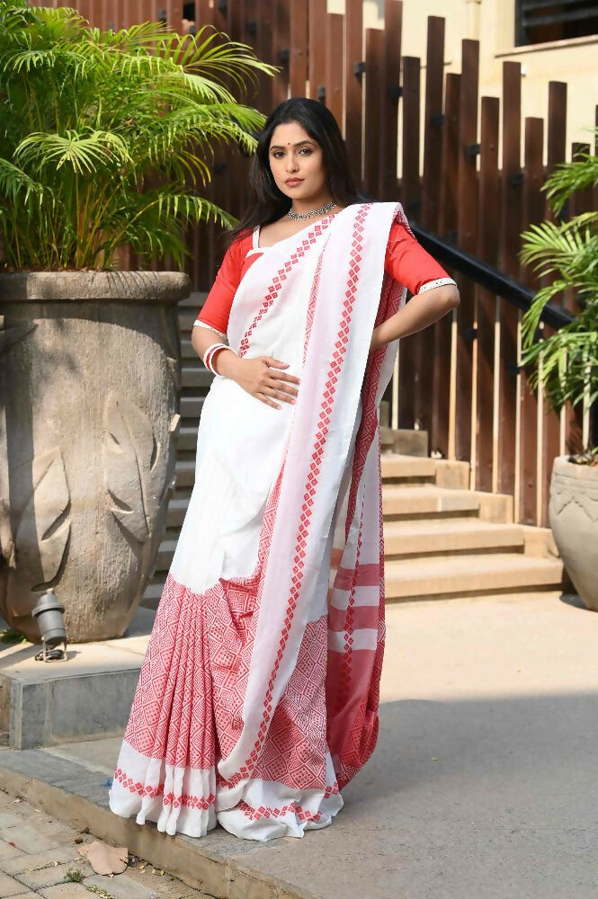Beatitude White Cotton Tangail Handloom Saree