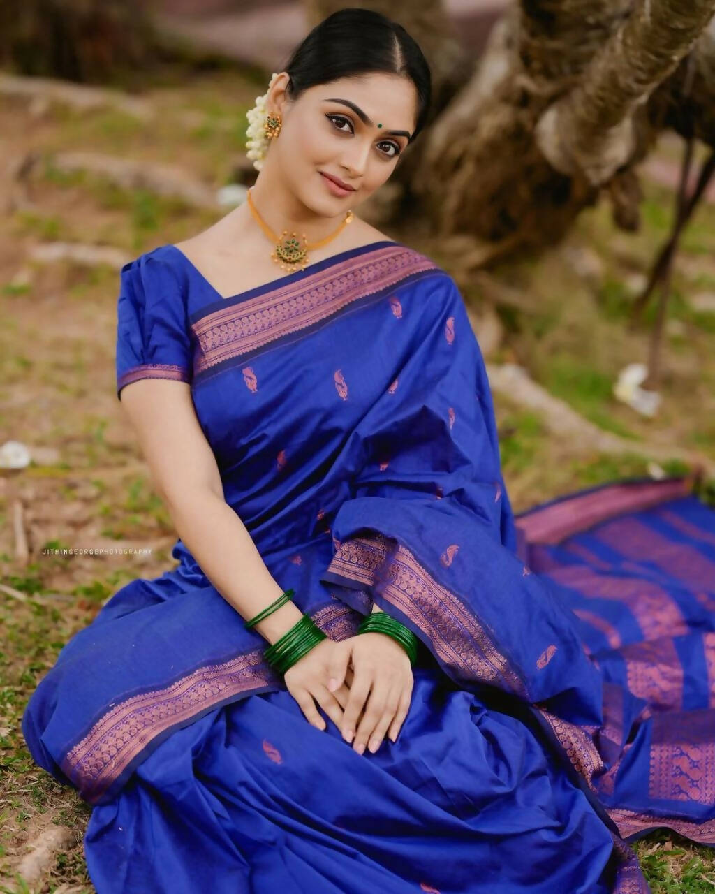 DEIANA'S Beautiful Designer Golden zari Soft Lichi Silk Saree - Blue